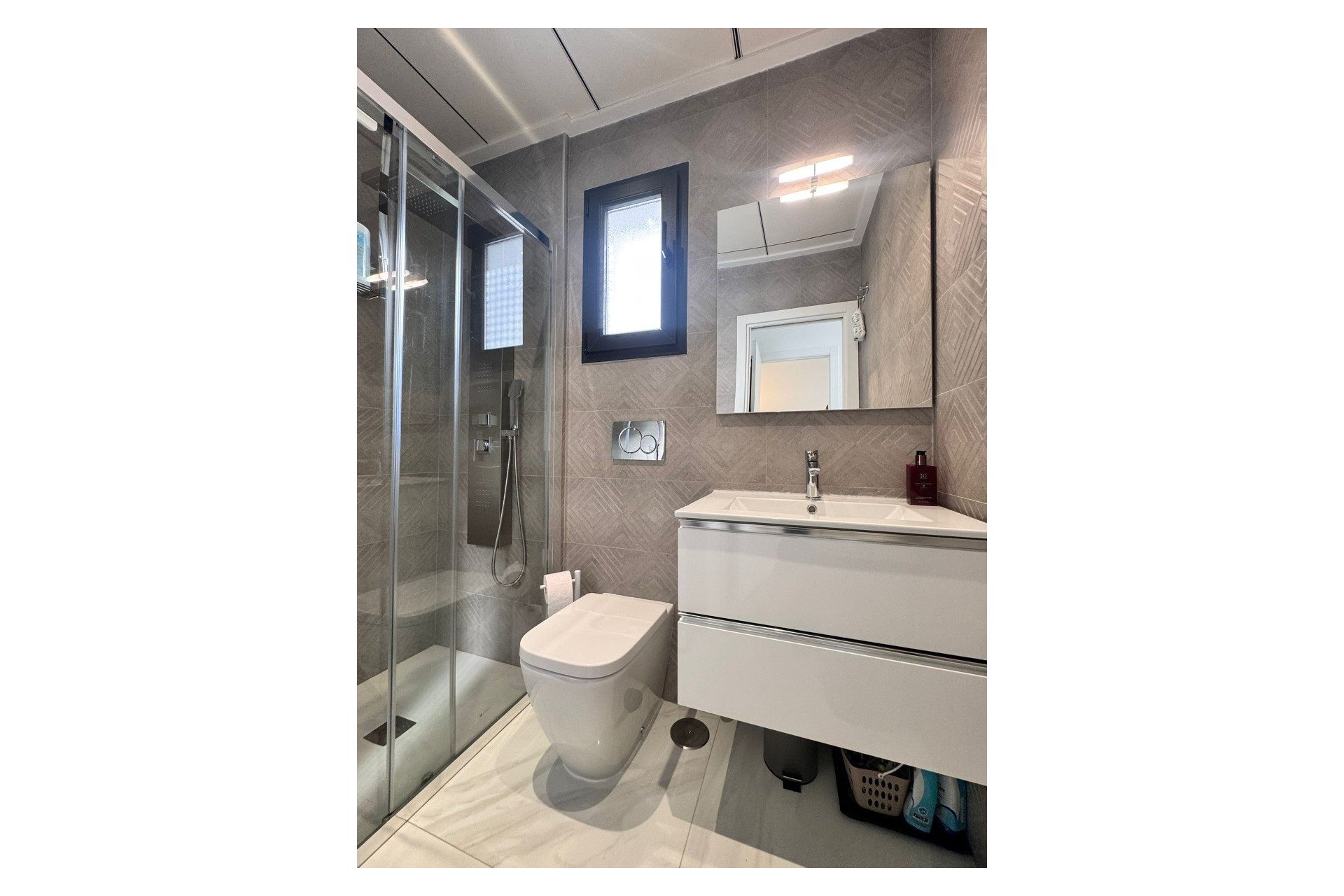 Resale - Townhouse -
Polop