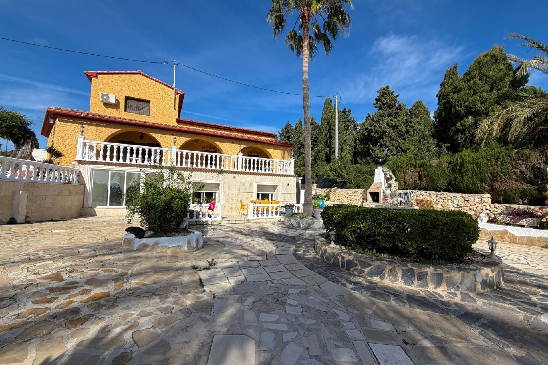 Resale - Villa -
Calpe - Zona Playa del Bol - Puerto