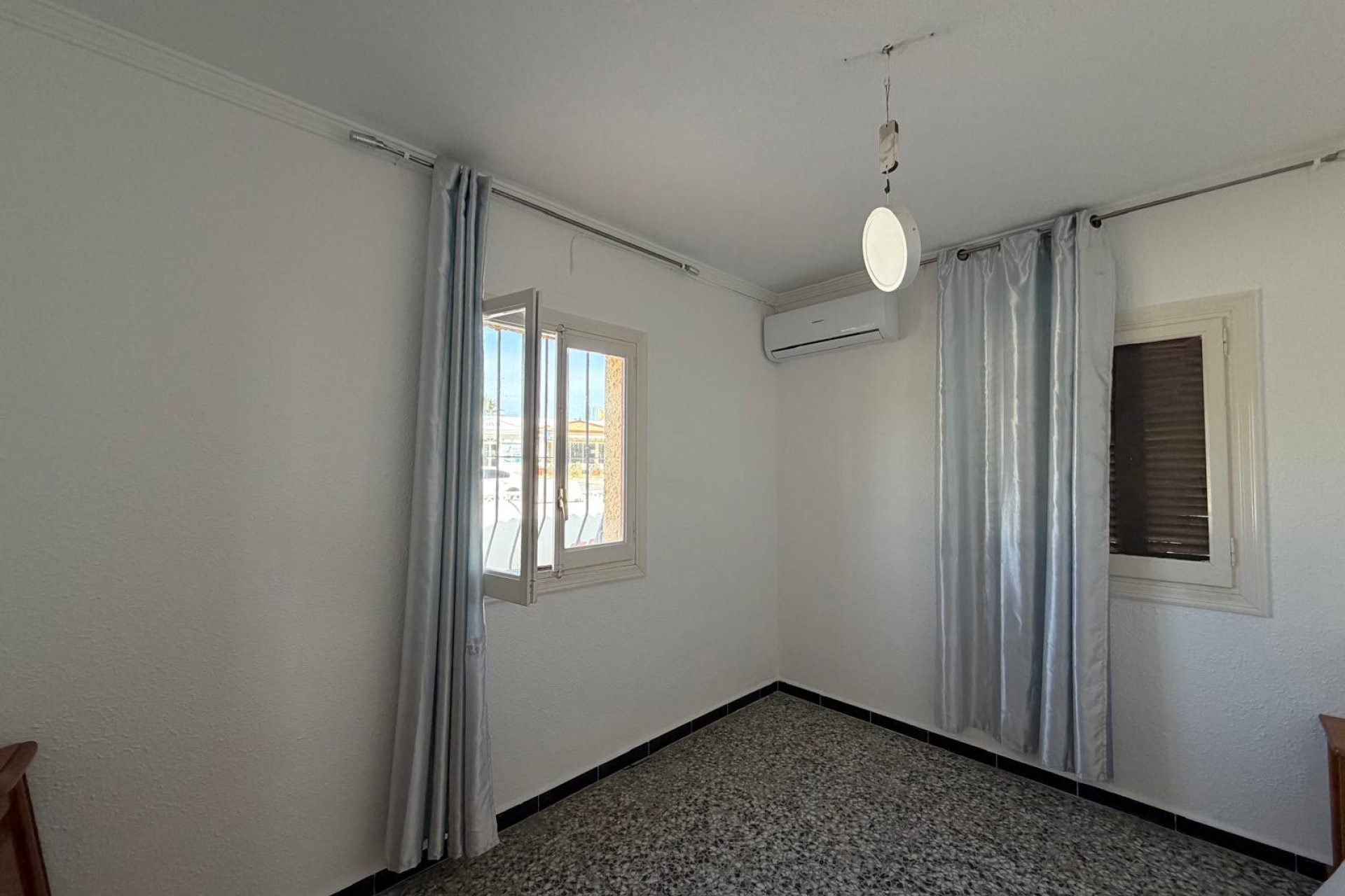 Resale - Villa -
Calpe - Zona Playa del Bol - Puerto