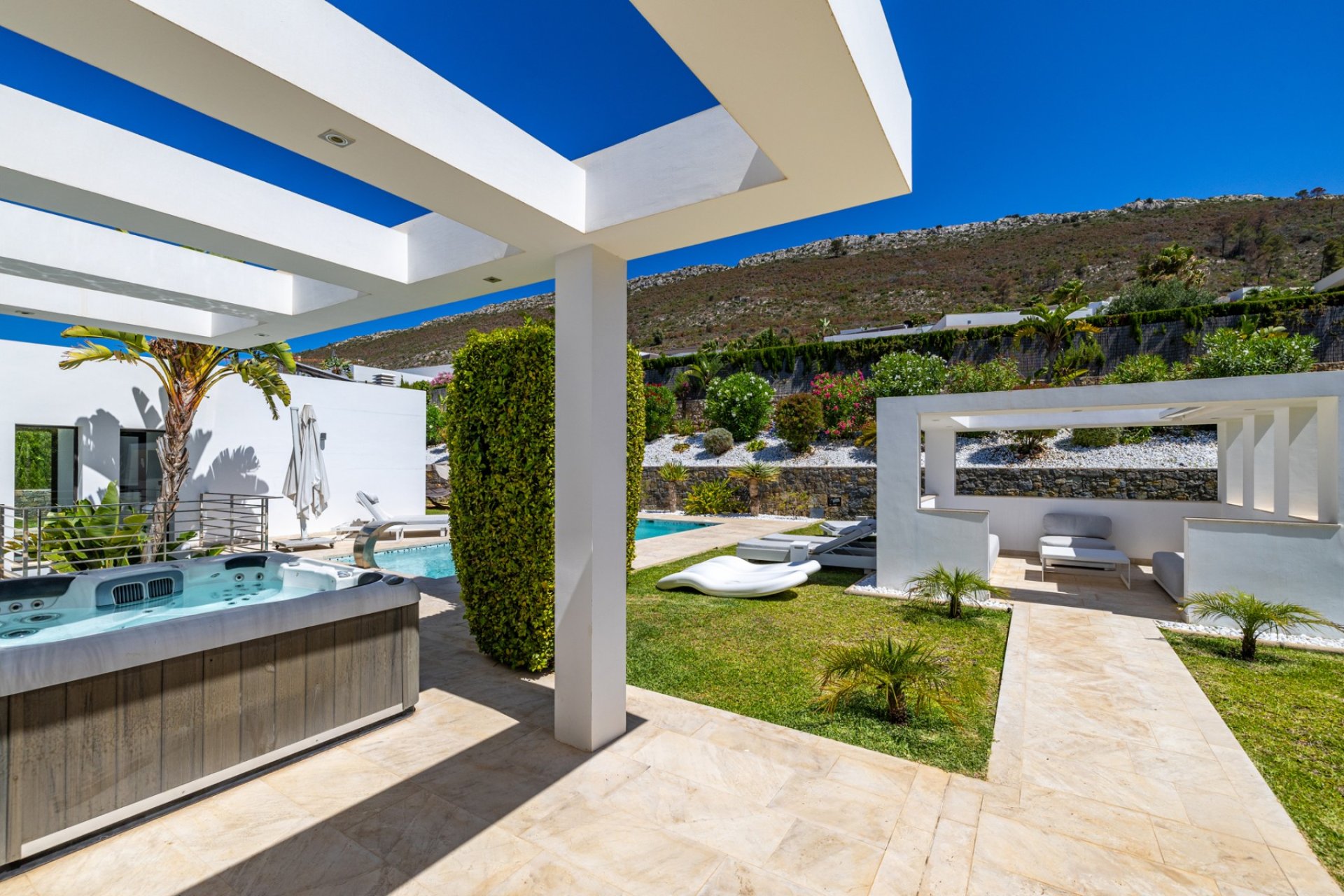 Resale - Villa -
Jávea - Cansalades 