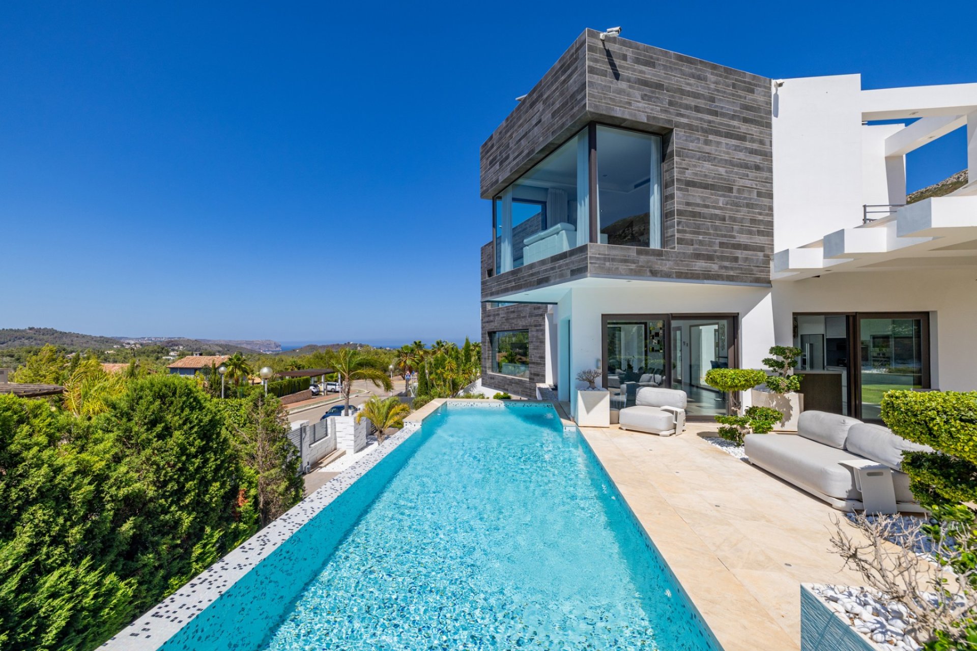 Resale - Villa -
Jávea - Cansalades 