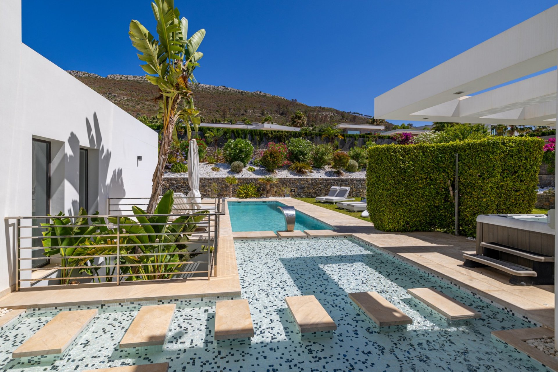 Resale - Villa -
Jávea - Cansalades 