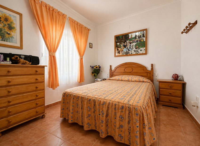 Resale - Villa -
Oliva - Oliva Nova