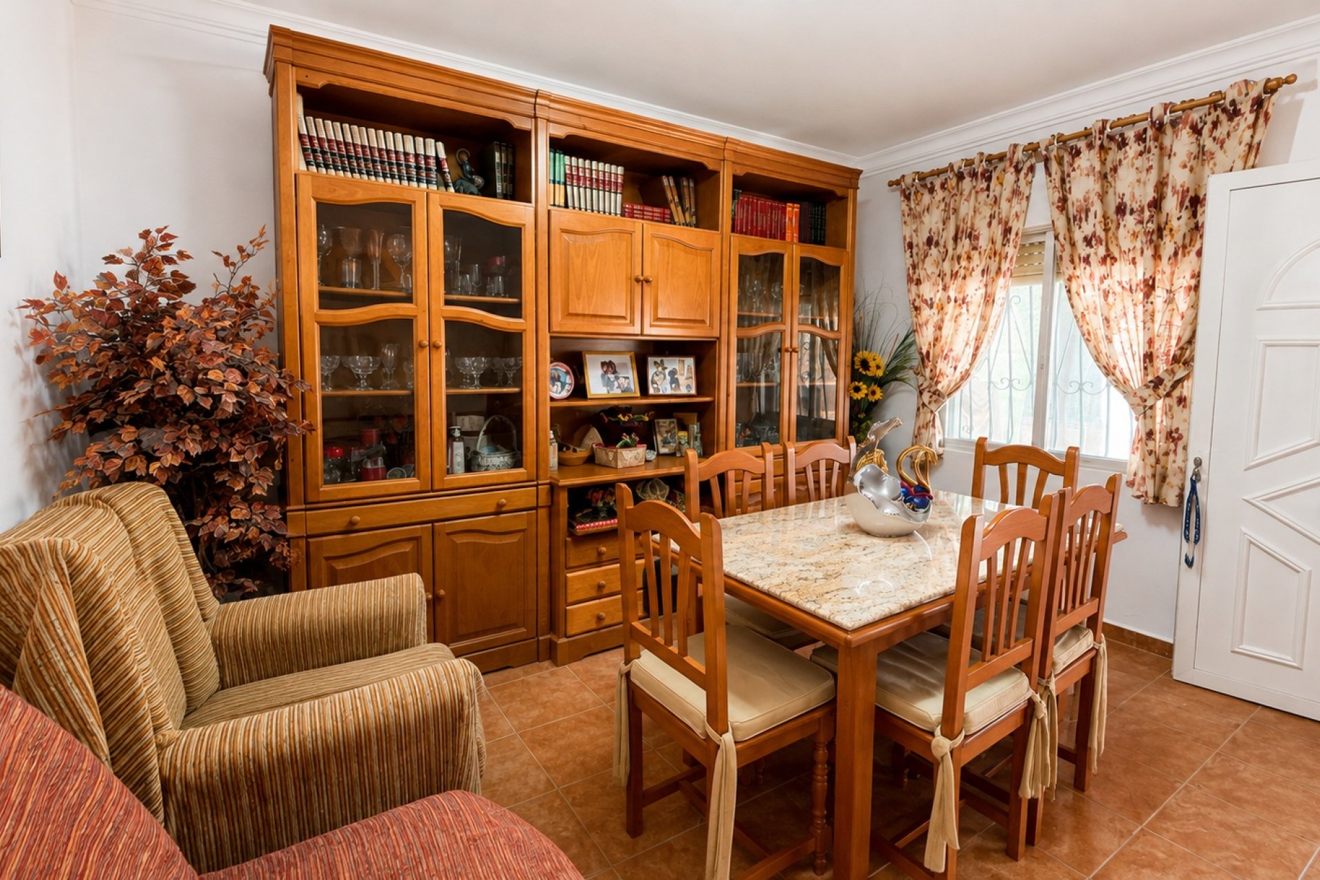 Resale - Villa -
Oliva - Oliva Nova