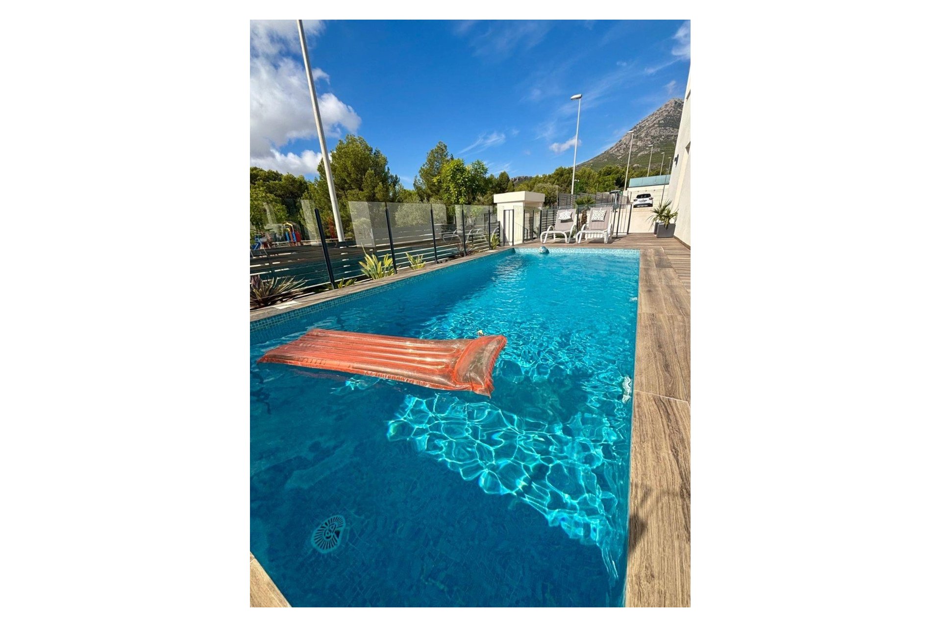 Resale - Villa -
Polop