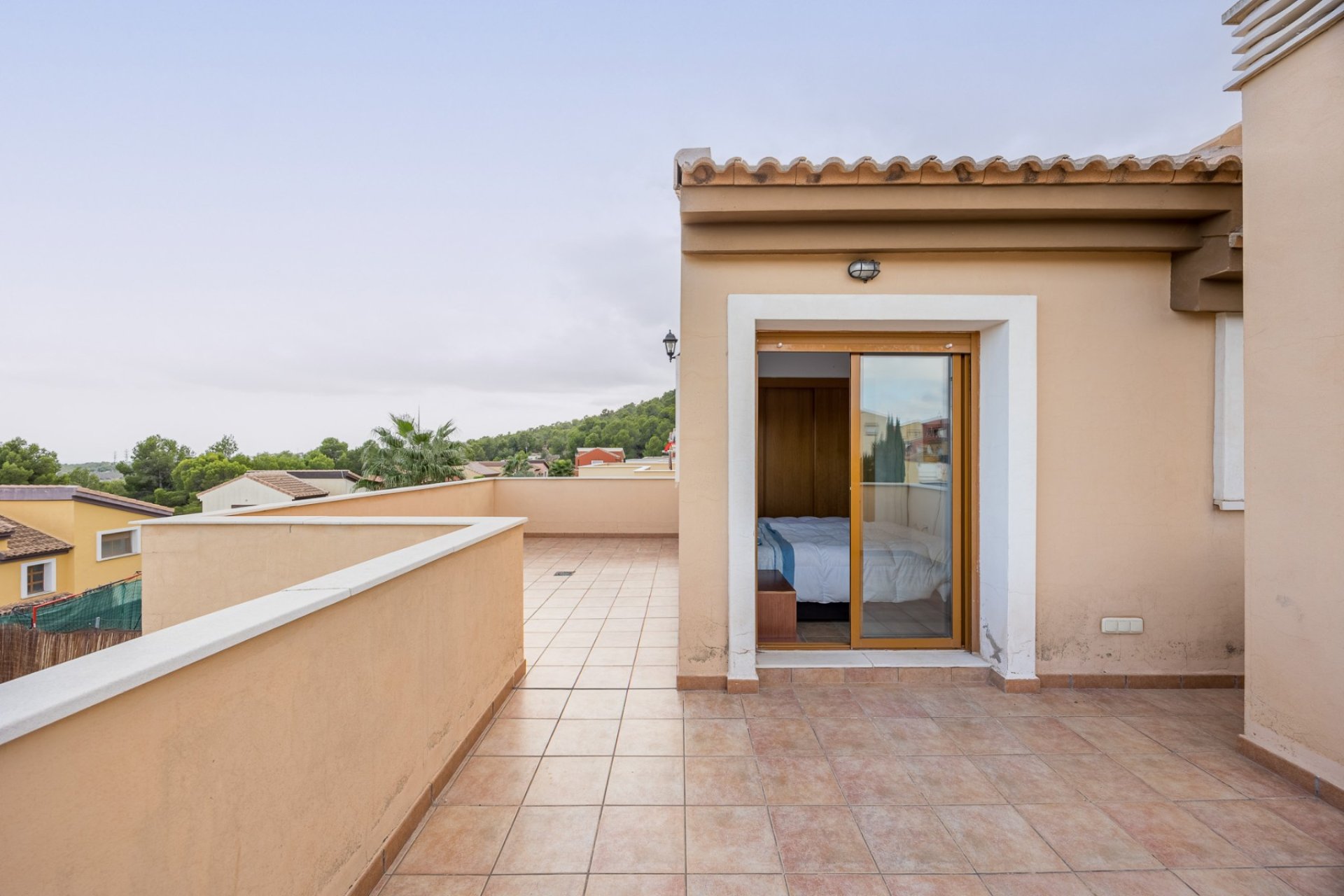 Resale - Villa -
Polop
