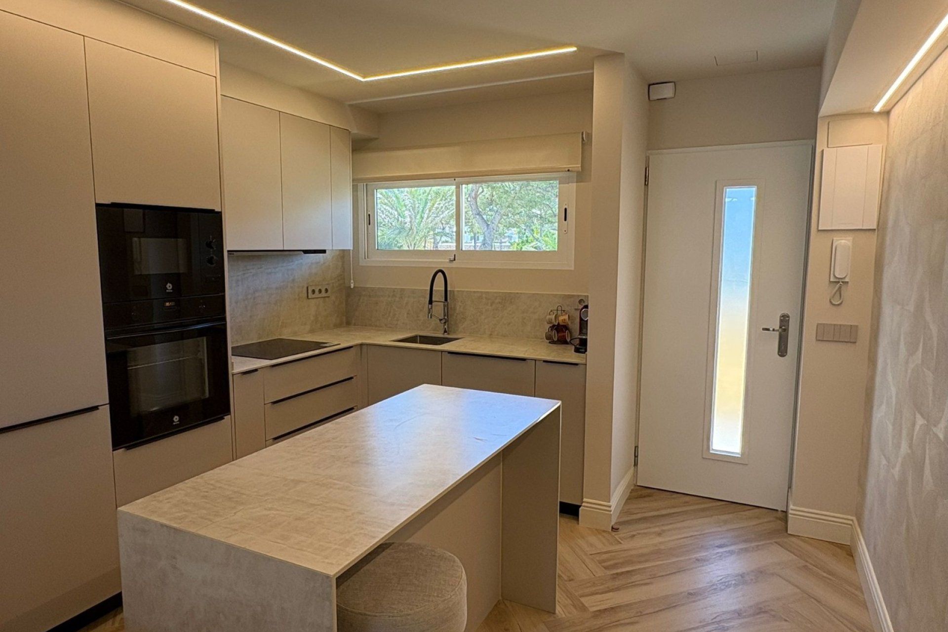 Revente - Appartement -
Albir - centro