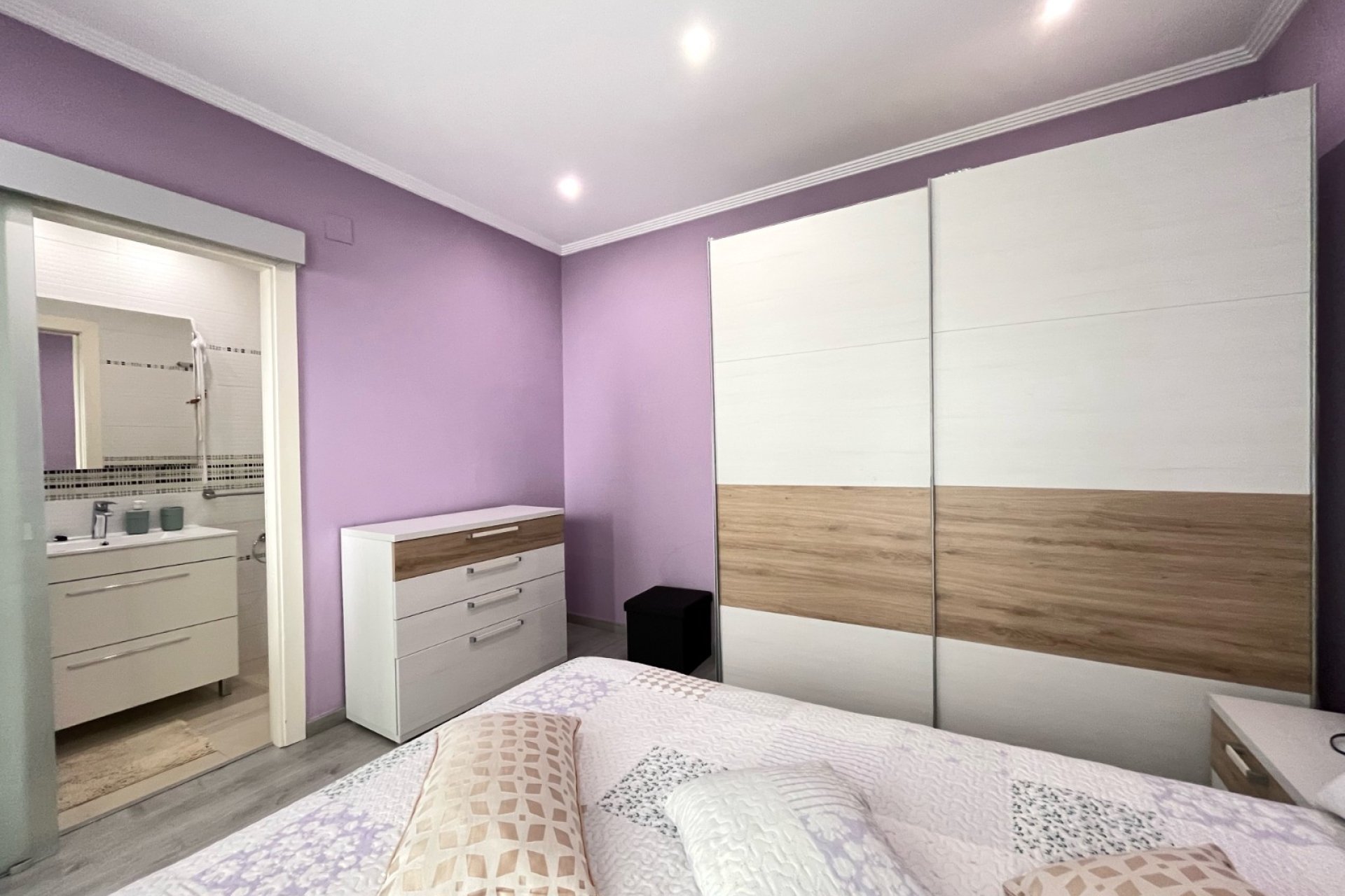 Revente - Casa  -
Rafelcofer - Centro