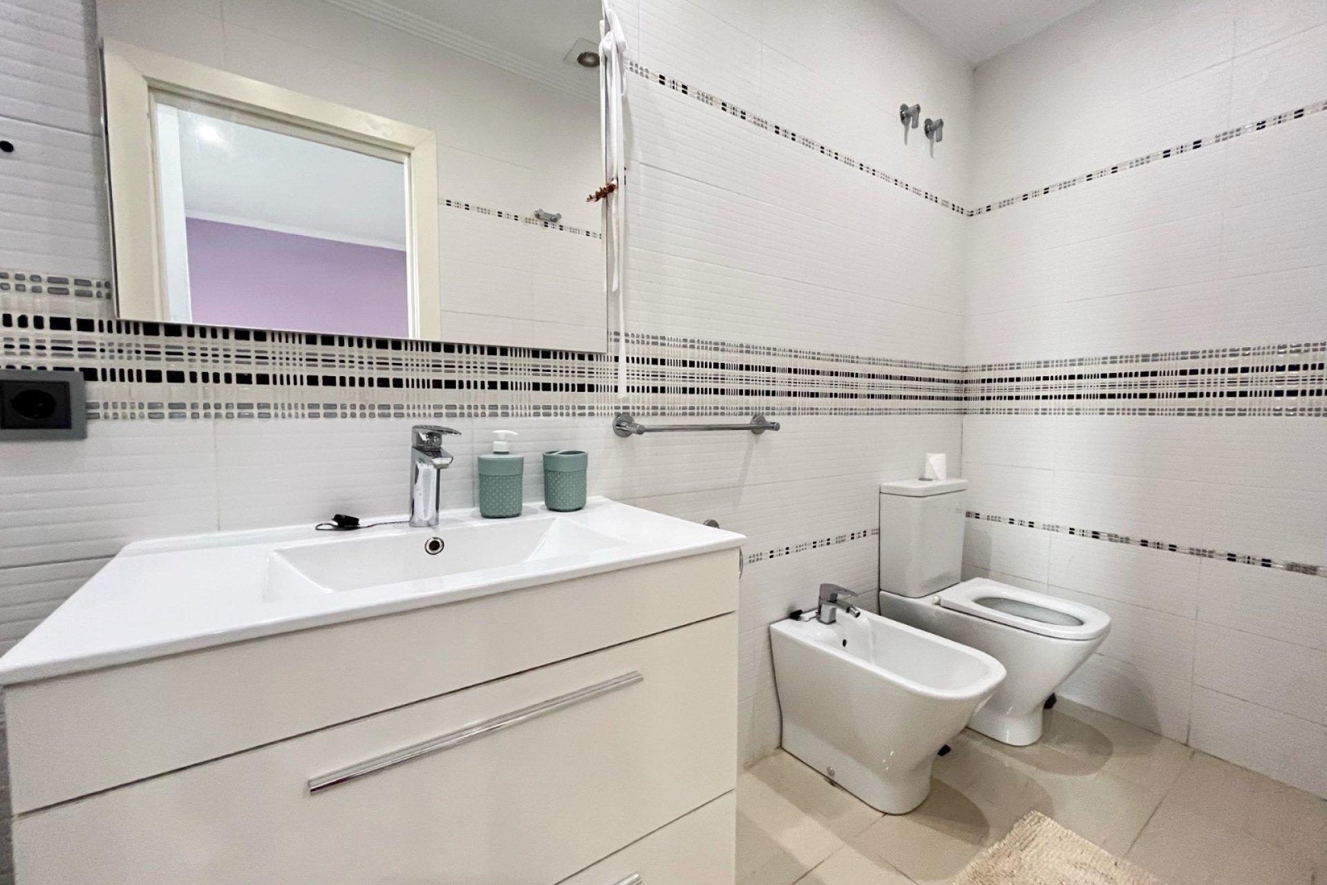 Revente - Casa  -
Rafelcofer - Centro