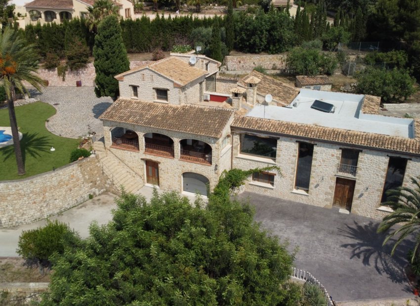 Revente - Chalet independiente -
Benissa