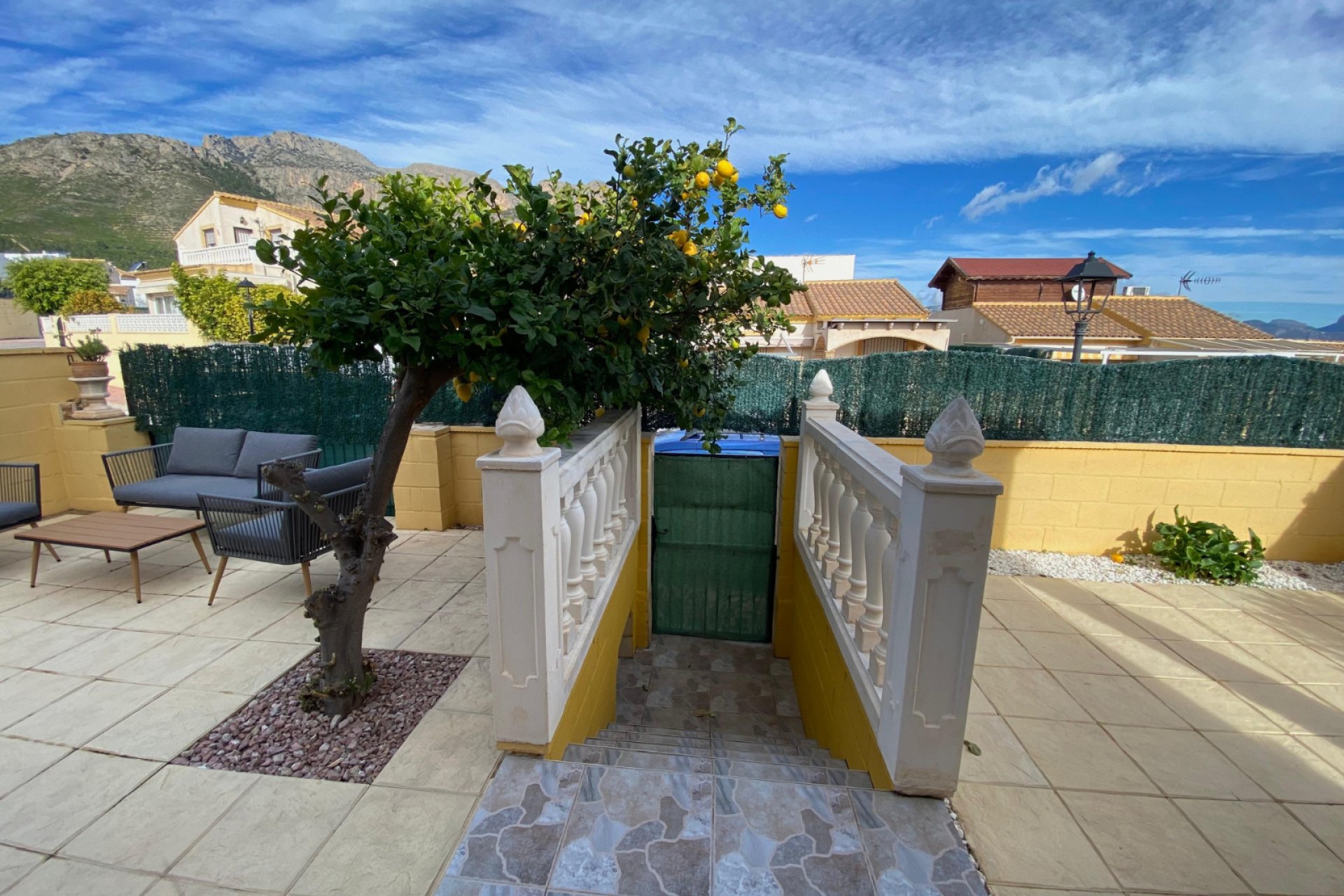 Revente - Chalet independiente -
Polop - Alberca