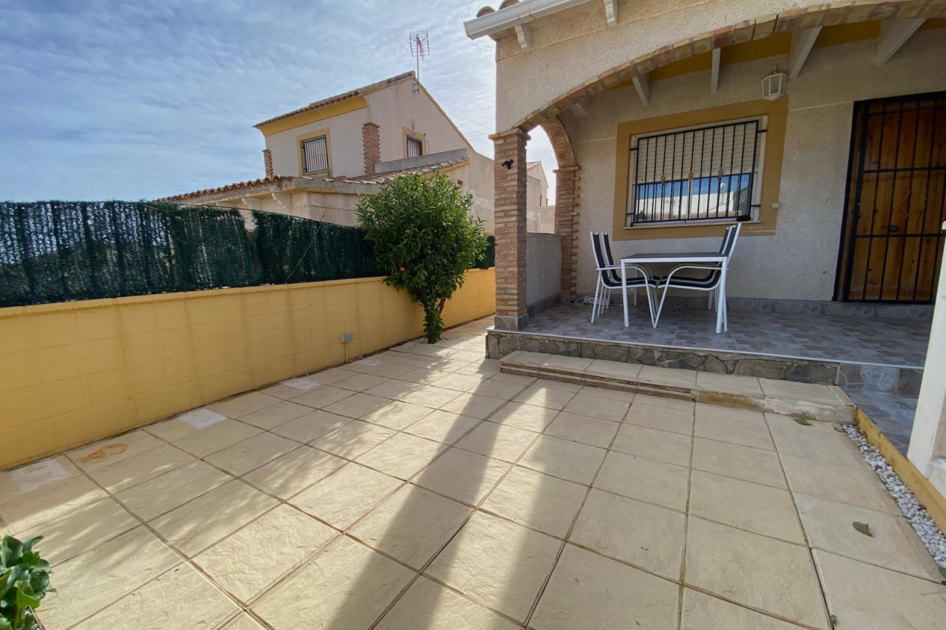 Revente - Chalet independiente -
Polop - Alberca