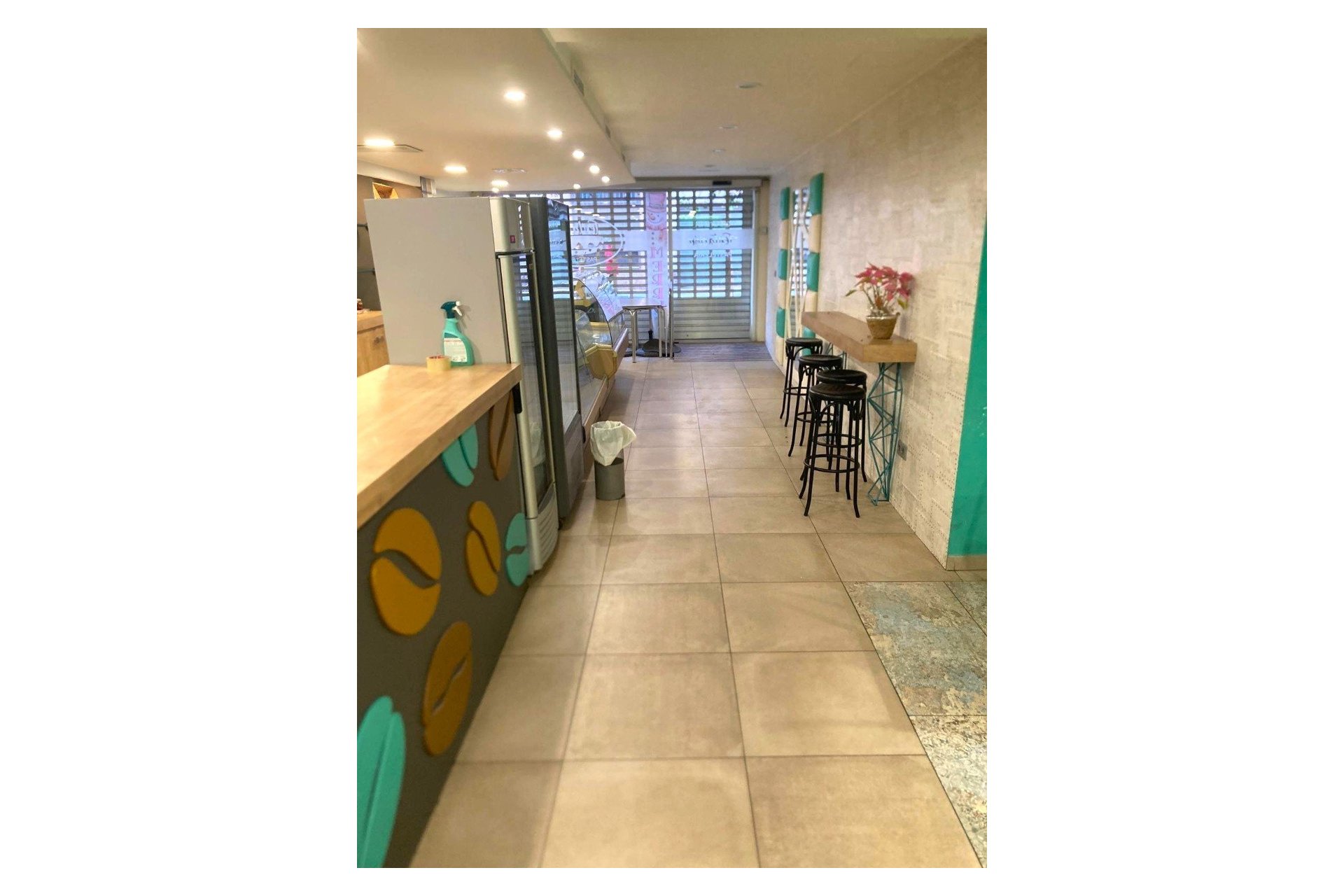 Revente - Local  -
Villajoyosa