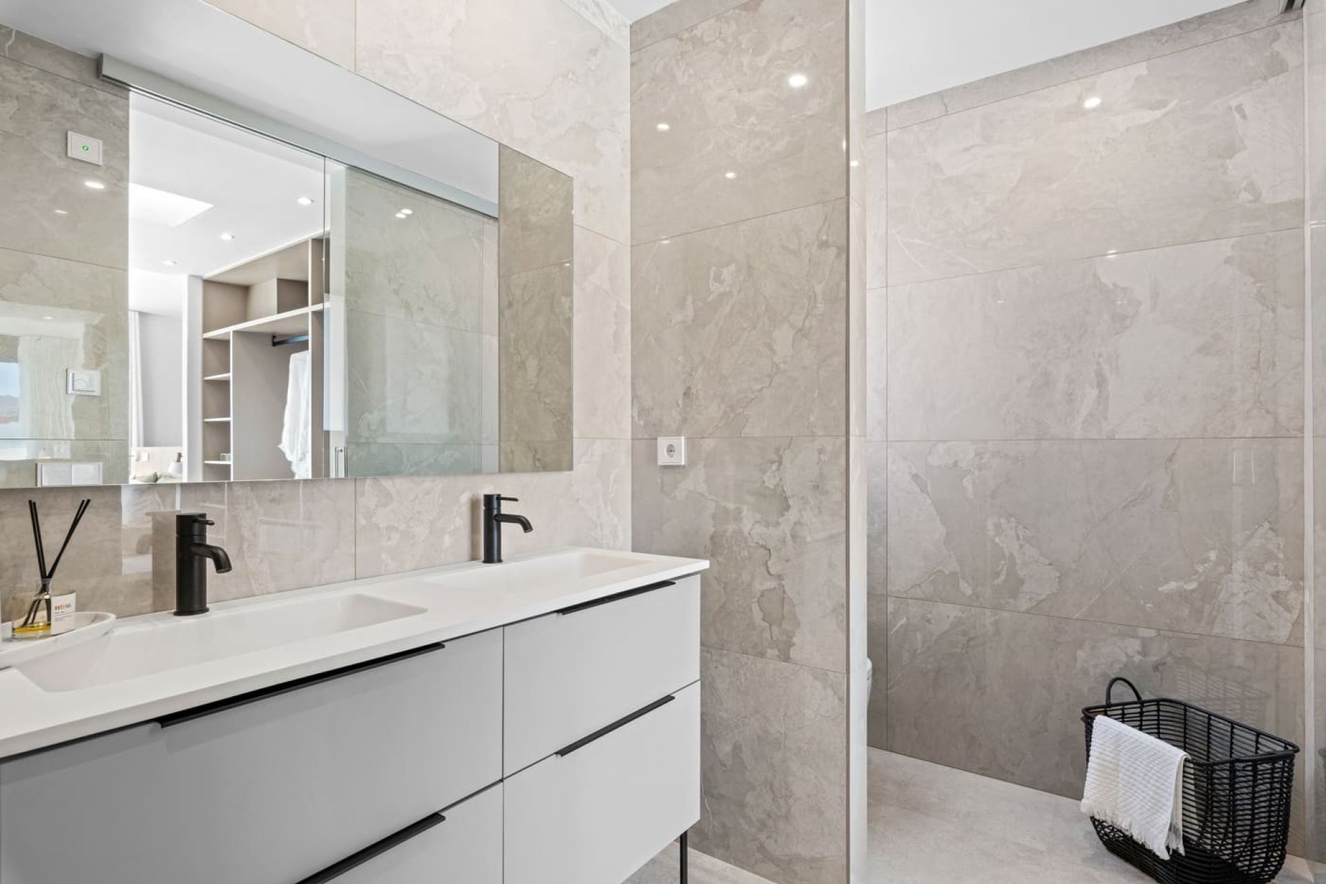 Rynek Pierwotny - Dom wolnostojący  -
Polop