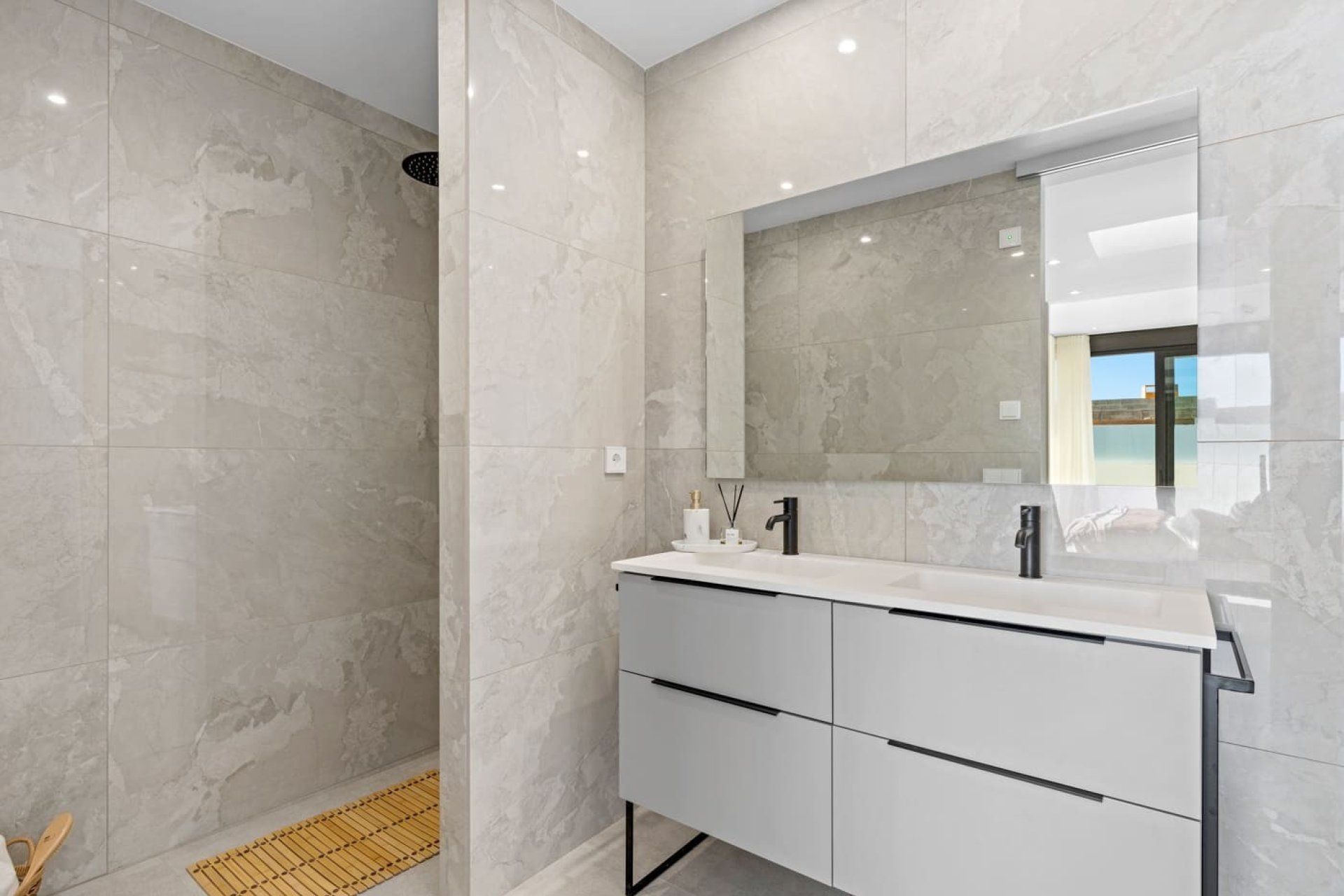 Rynek Pierwotny - Dom wolnostojący  -
Polop