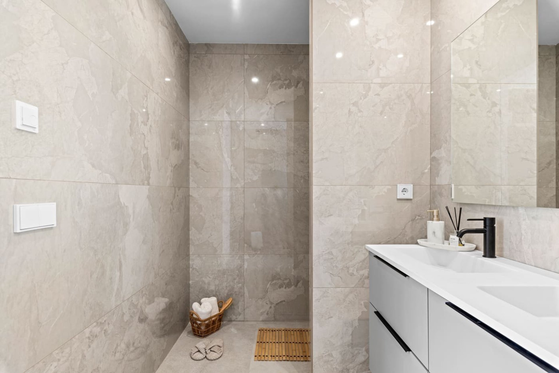 Rynek Pierwotny - Dom wolnostojący  -
Polop