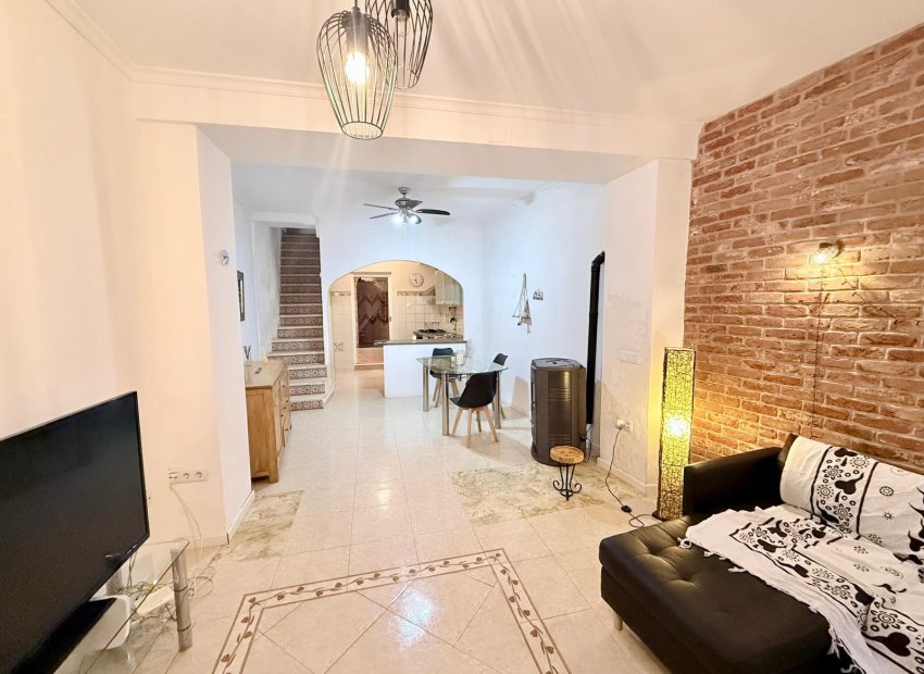 Salon - Casa en Palma de Mallorca con Vistas a la Montaña 