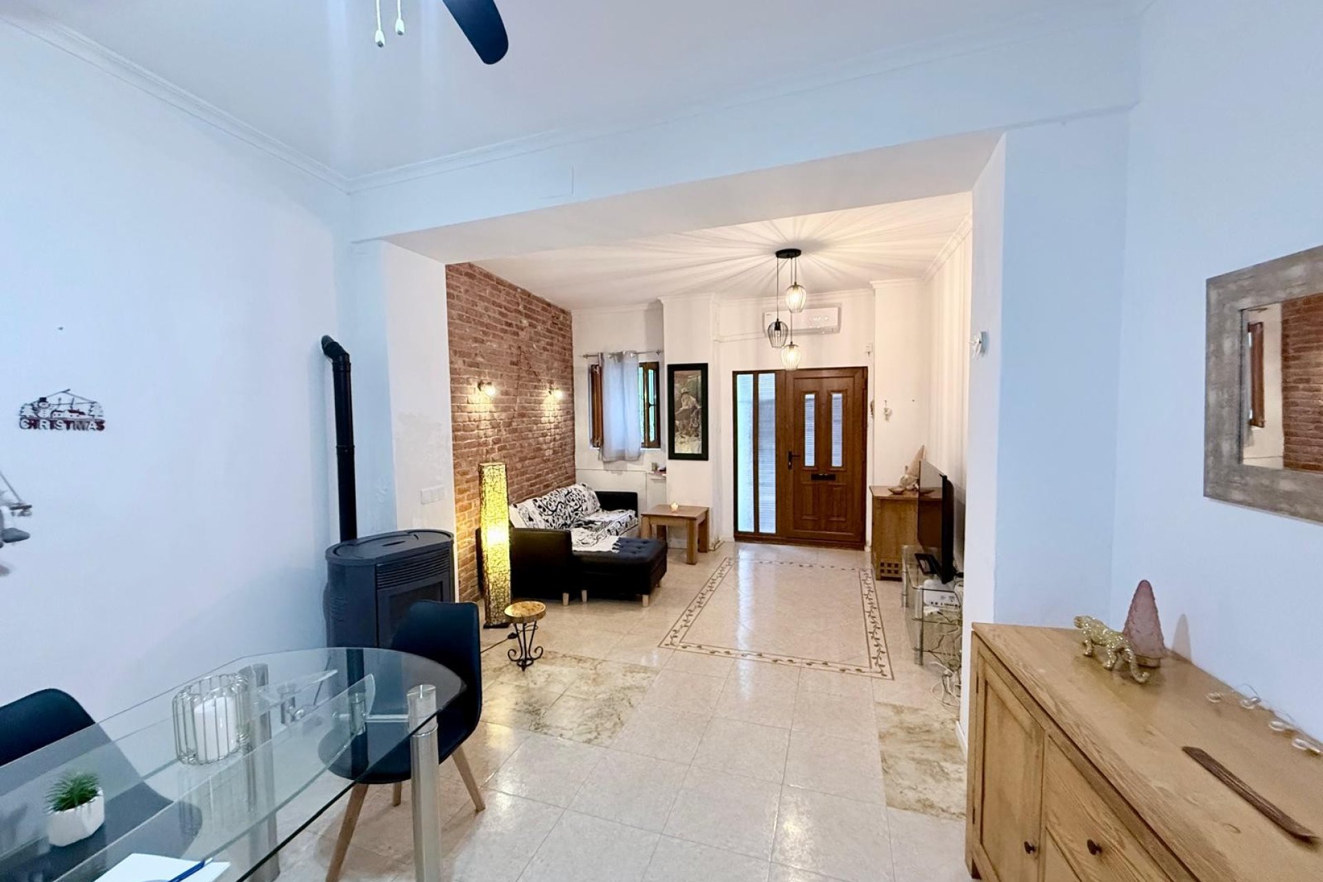 Salon - Casa en Palma de Mallorca con Vistas a la Montaña 