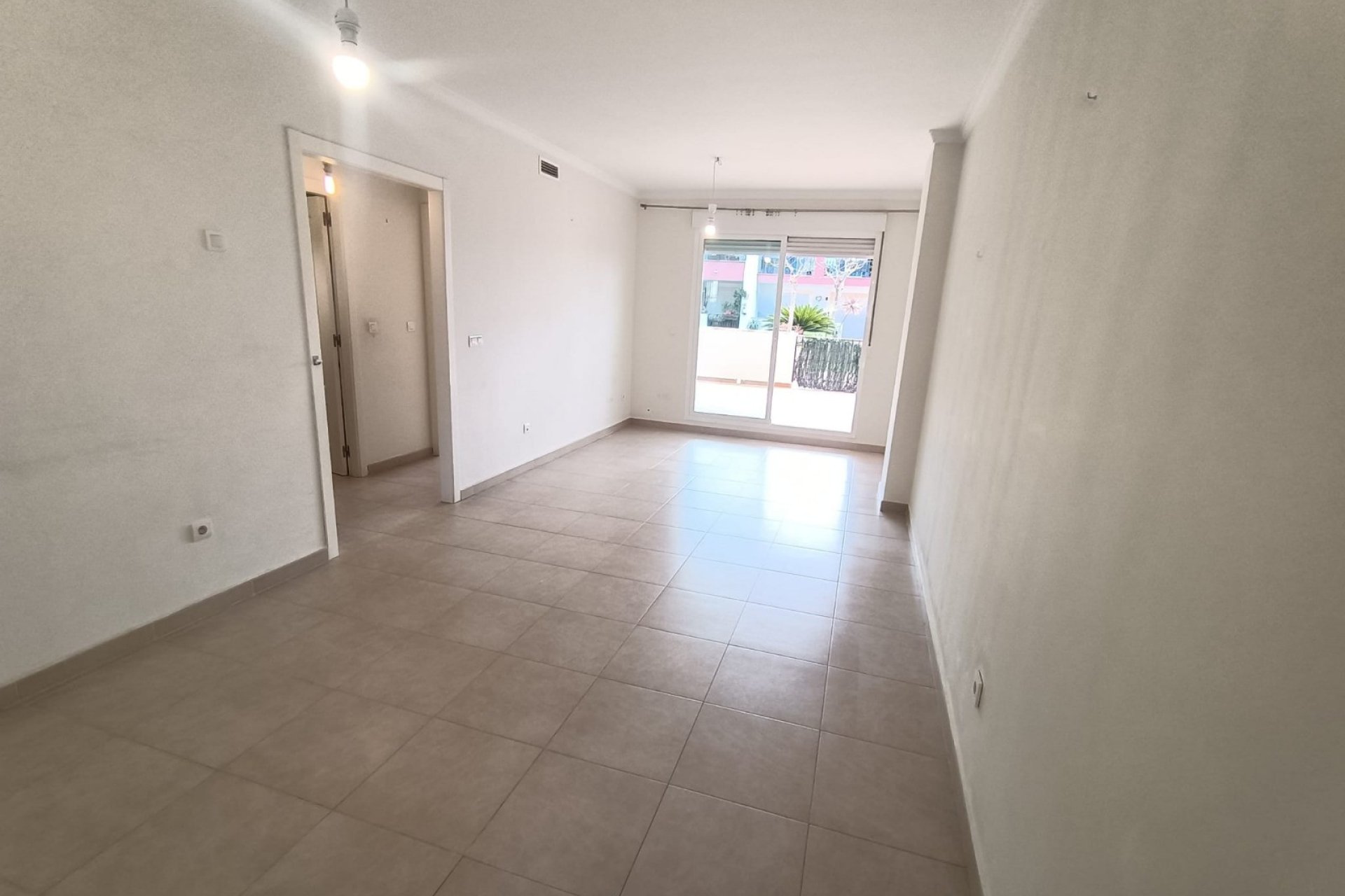 SALÓN COMEDOR - Apartamento en venta en Jesús Pobre, ubicado en una urbanización con piscina.