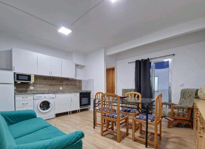 Salón - Local comercial en venta en La Frontera (Petrer) - Costa Blanca