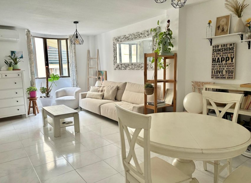 Salon - Nowoczesny apartament 20 metrów od morza w Altei (Costa Blanca – Alicante)