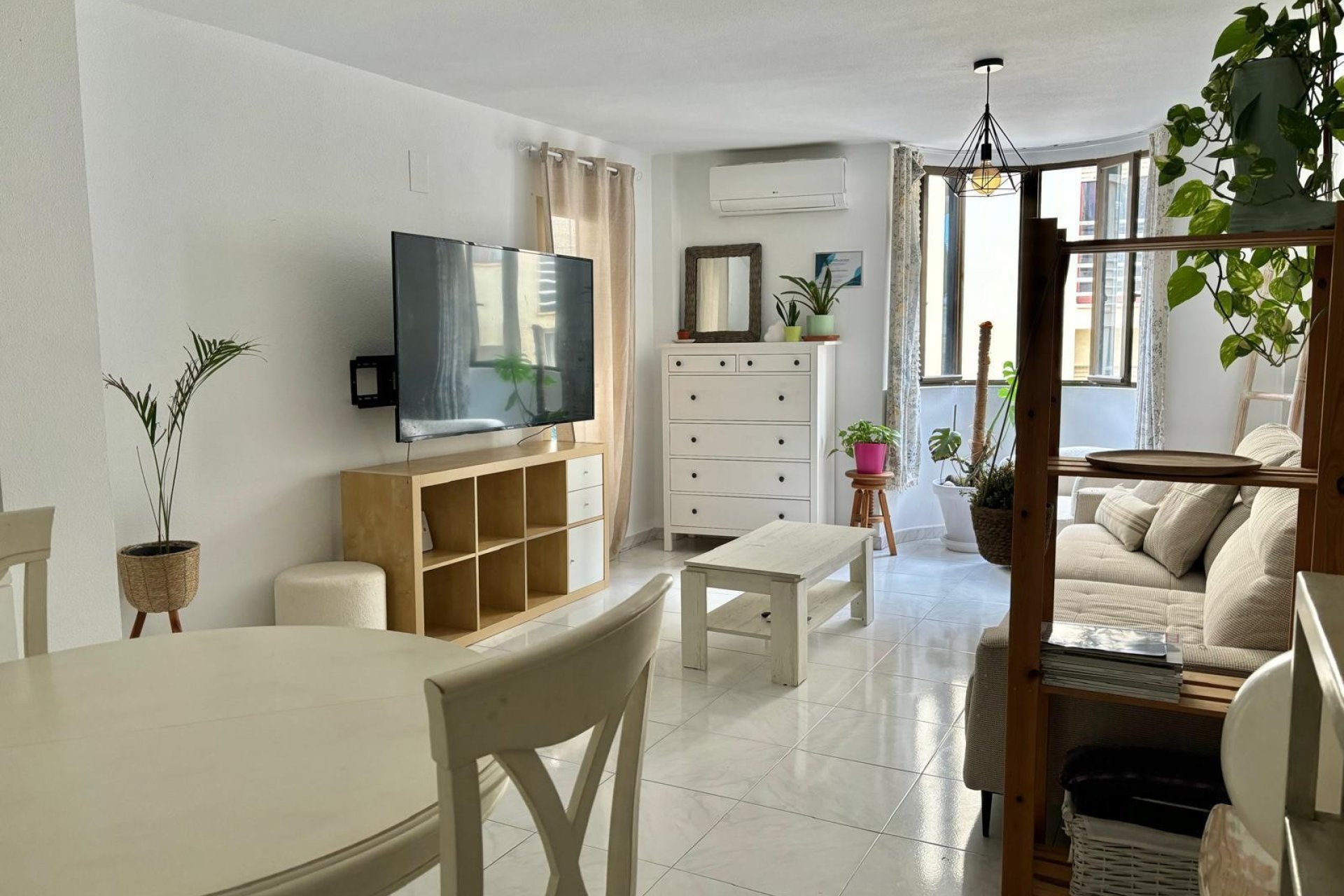 Salon - Nowoczesny apartament 20 metrów od morza w Altei (Costa Blanca – Alicante)