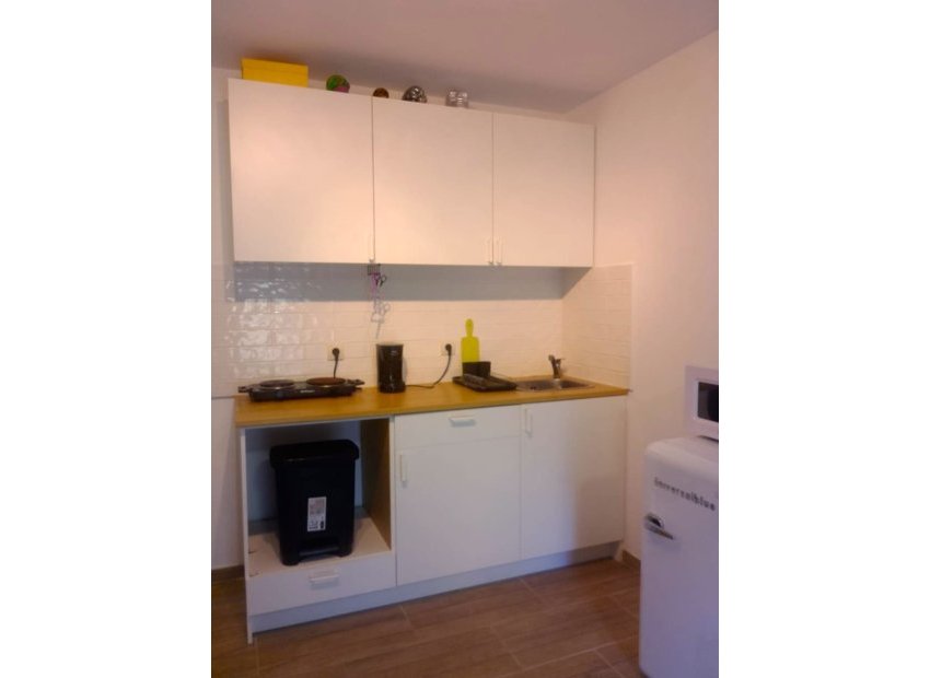 Salon - Studio Rénové et Accueillant dans l’Immeuble Playmon – Pueblo Levante, Benidorm (Costa Blanca)