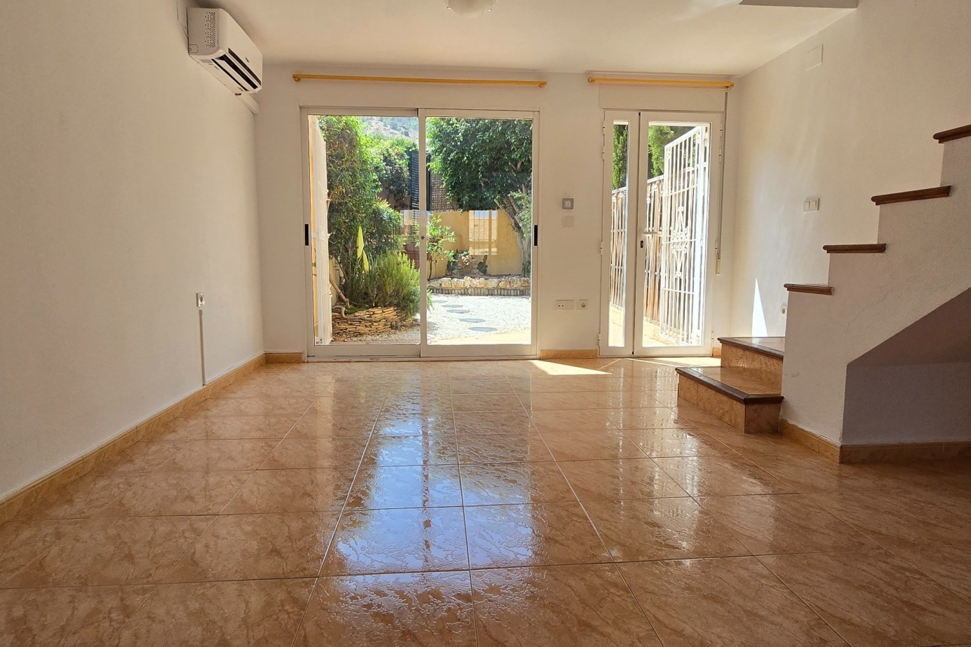 Segunda mano - Adosado -
Albir - centro