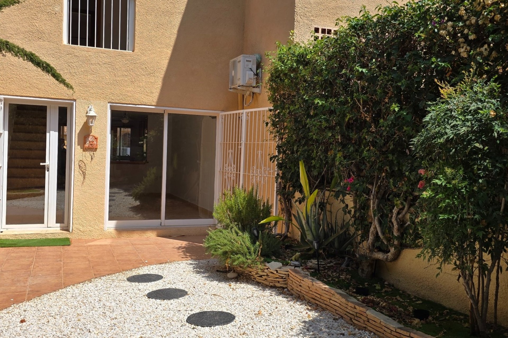 Segunda mano - Adosado -
Albir - centro