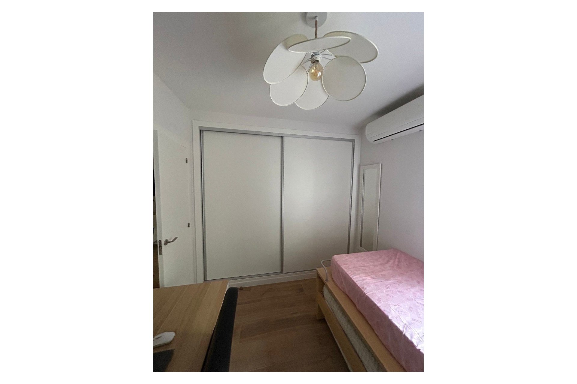 Segunda mano - Apartamento / piso -
Albir - centro