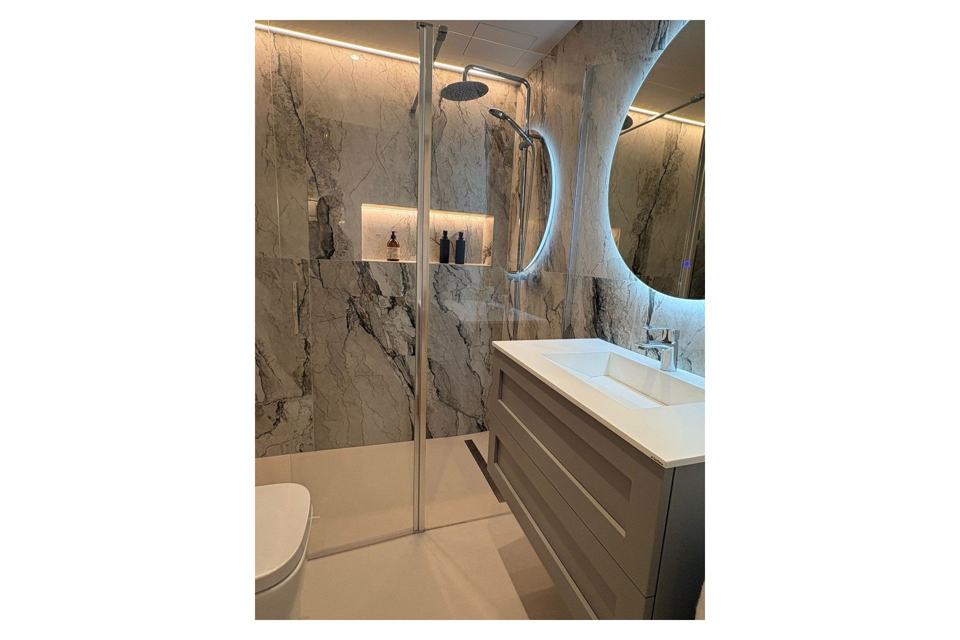 Segunda mano - Apartamento / piso -
Albir - centro
