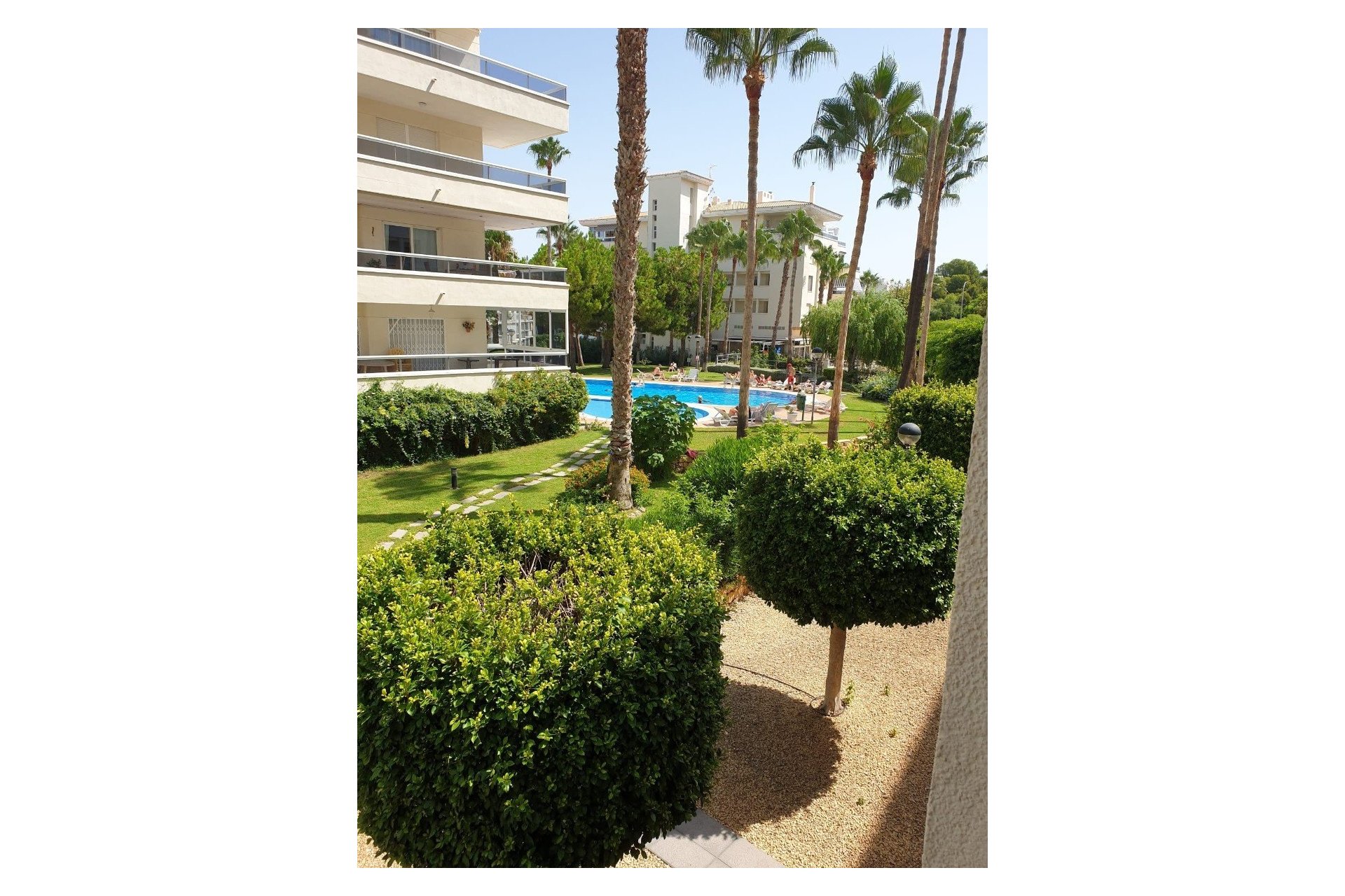 Segunda mano - Apartamento / piso -
Albir - centro