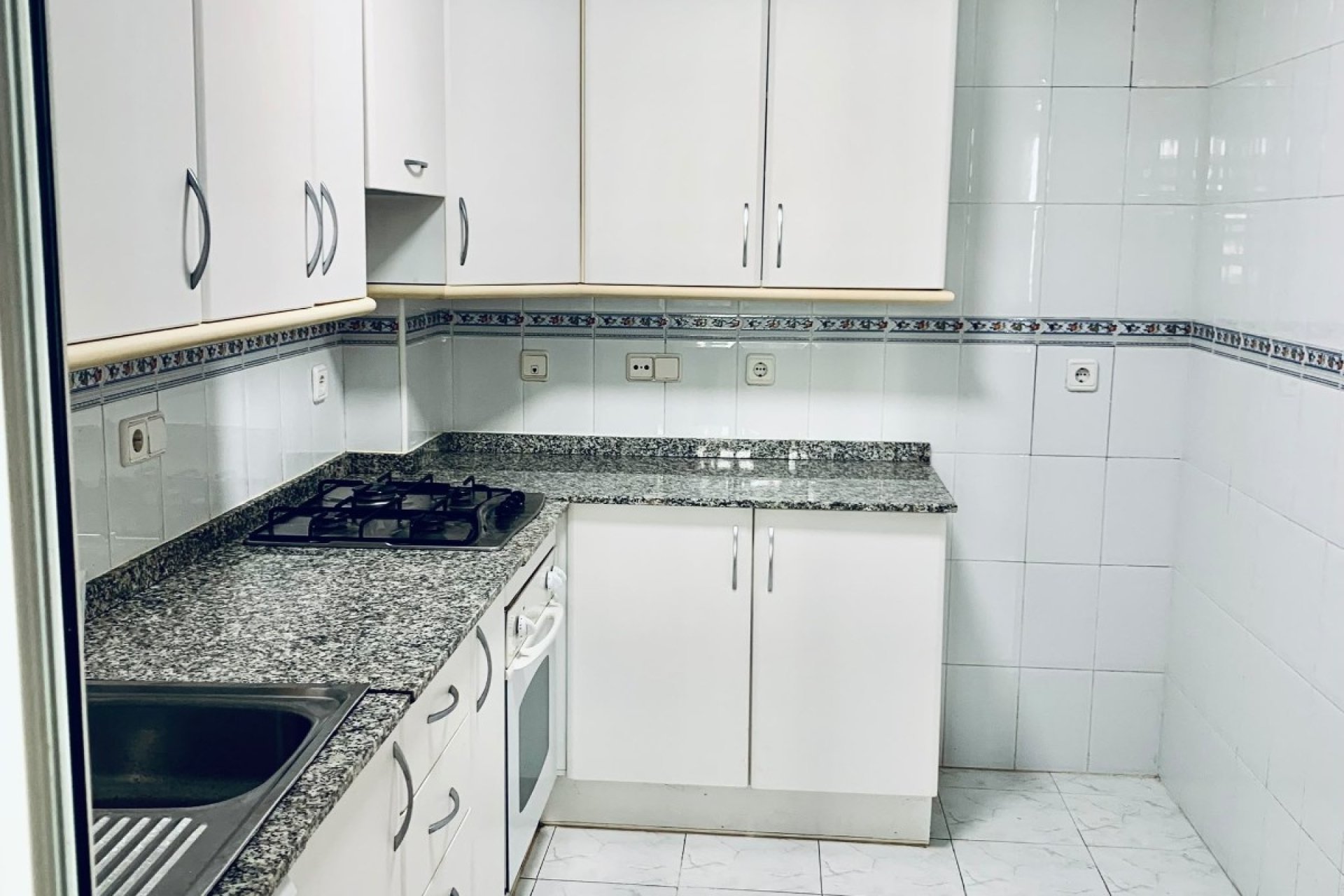Segunda mano - Apartamento / piso -
Albir - centro