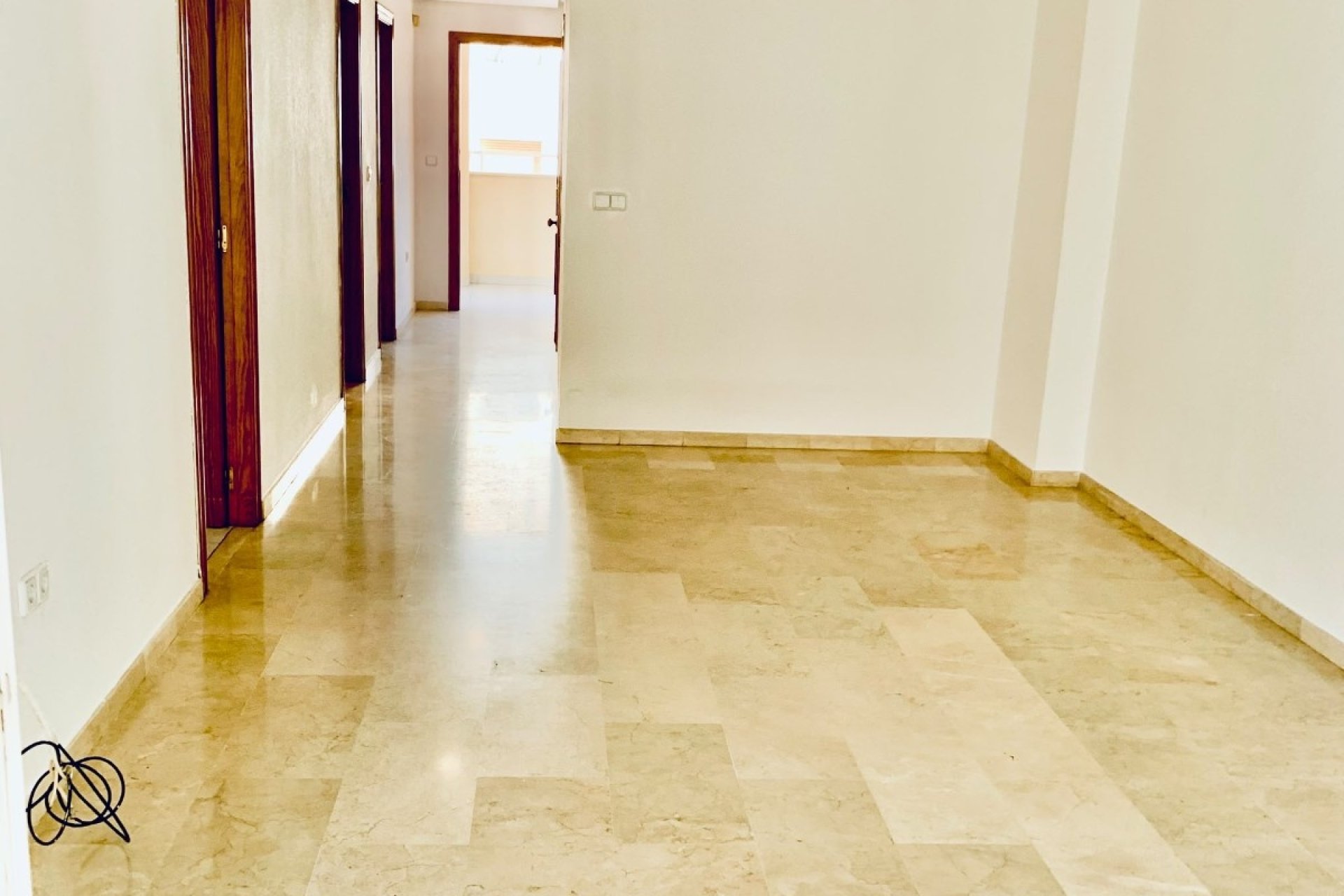 Segunda mano - Apartamento / piso -
Albir - centro