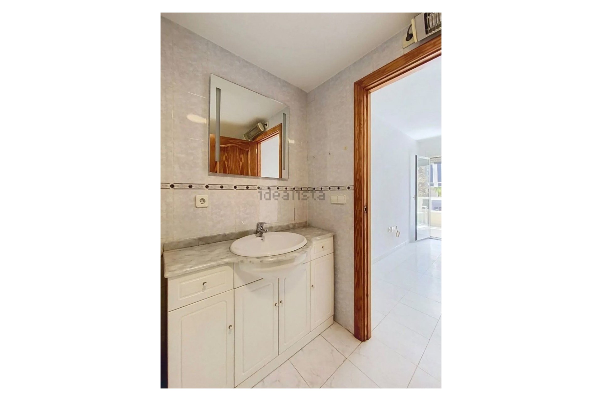 Segunda mano - Apartamento / piso -
Albir - centro