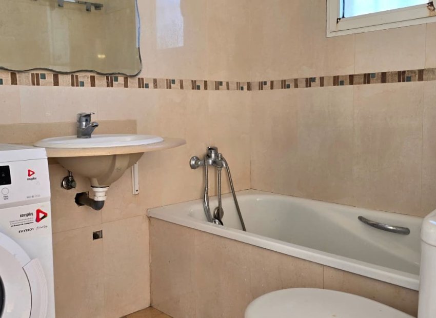 Segunda mano - Apartamento / piso -
Altea