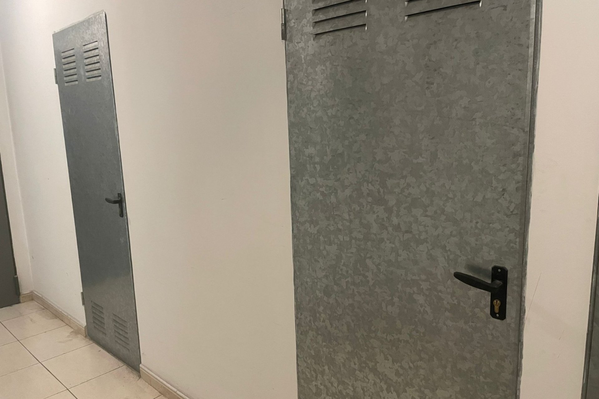 Segunda mano - Apartamento / piso -
Altea