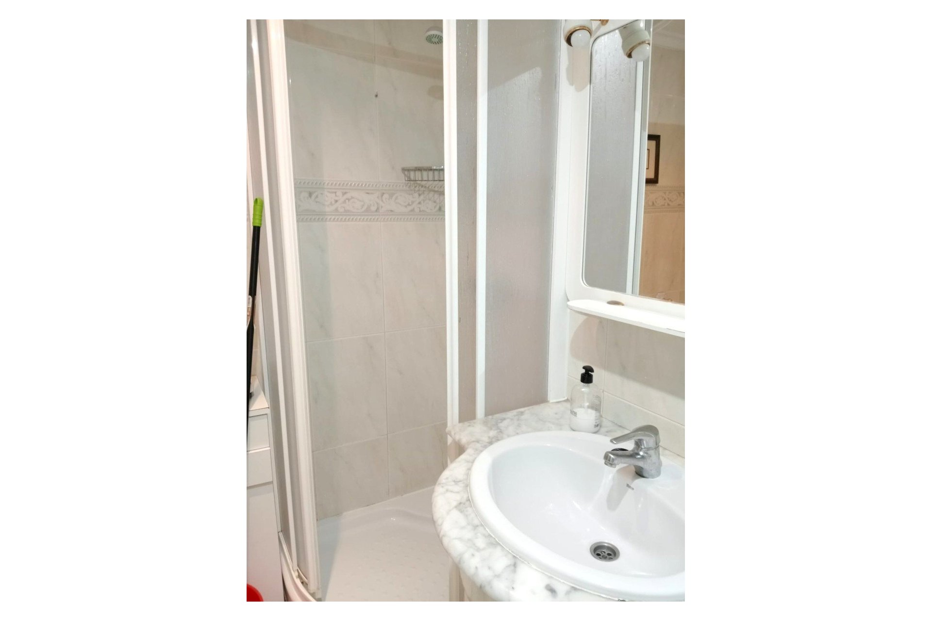 Segunda mano - Apartamento / piso -
Benidorm - Centro