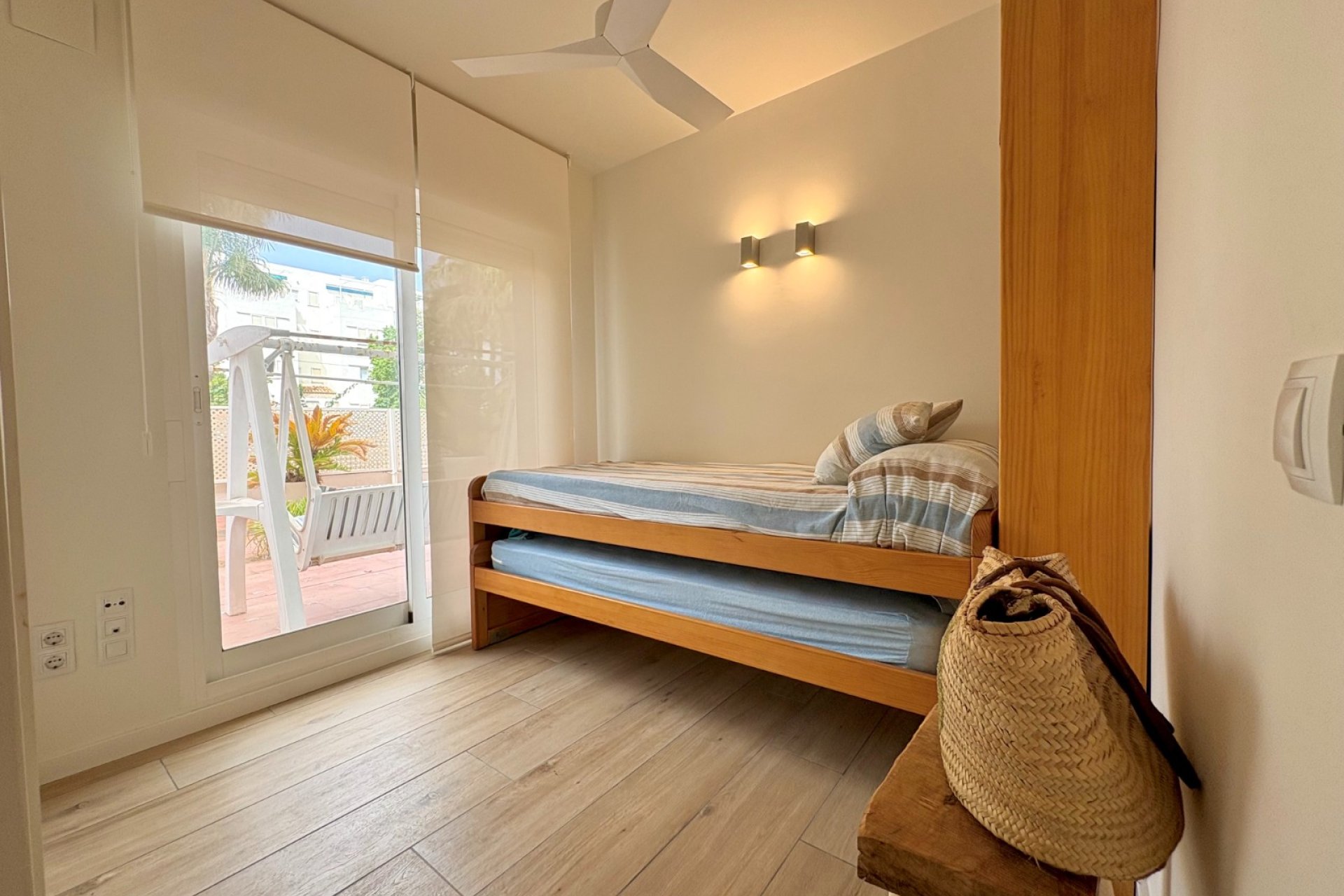 Segunda mano - Apartamento / piso -
Denia - Les Marines - Las Marinas