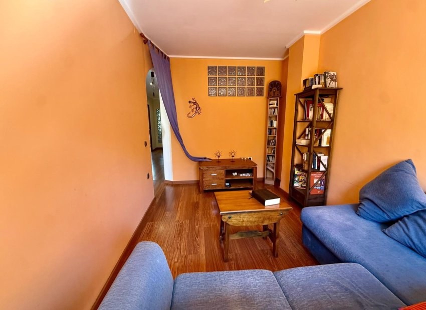 Segunda mano - Apartamento / piso -
Gata de Gorgos