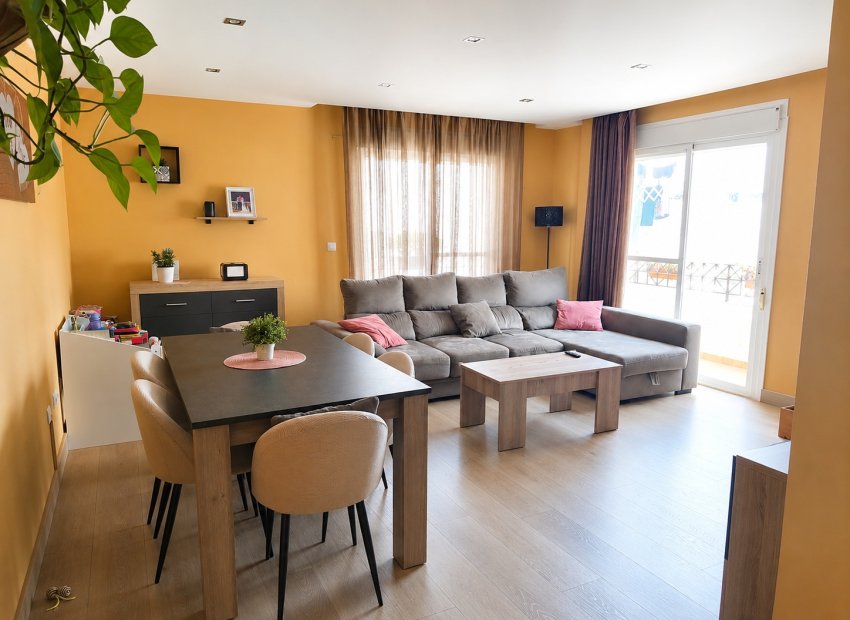 Segunda mano - Apartamento / piso -
La Nucía