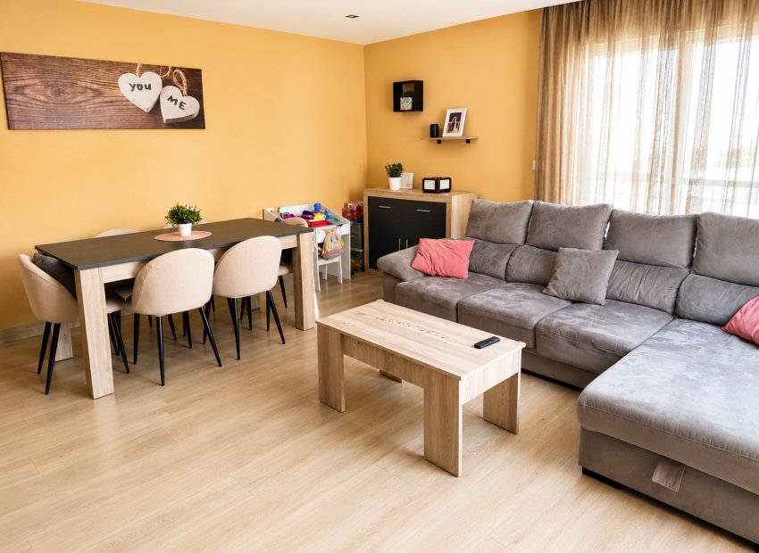 Segunda mano - Apartamento / piso -
La Nucía