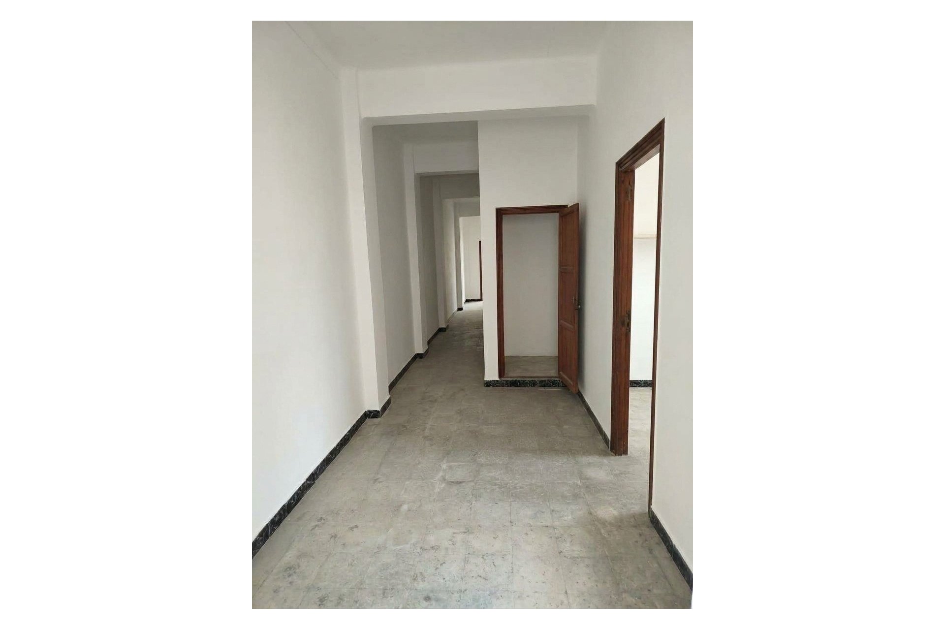 Segunda mano - Apartamento / piso -
Llauri