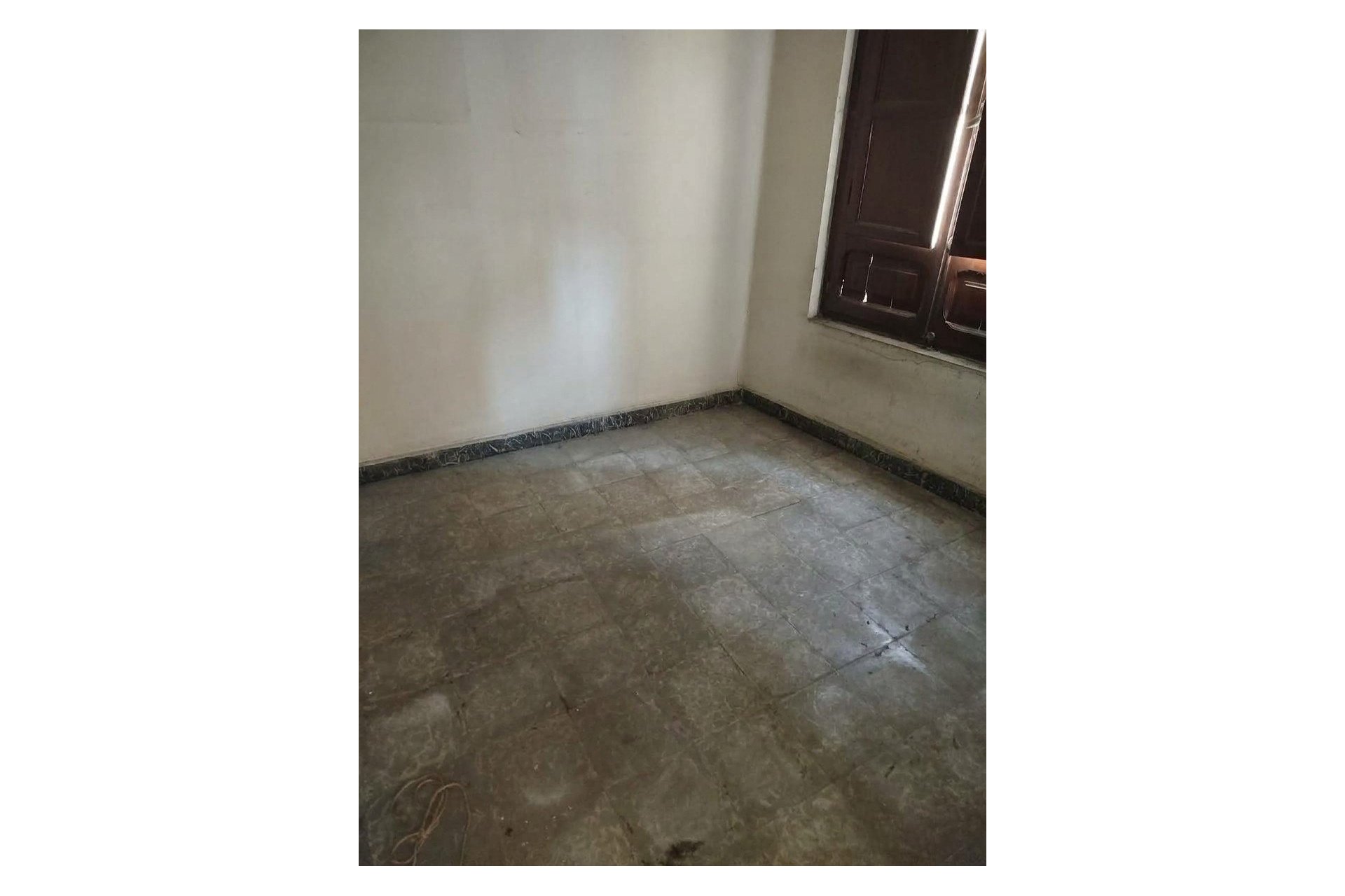 Segunda mano - Apartamento / piso -
Llauri