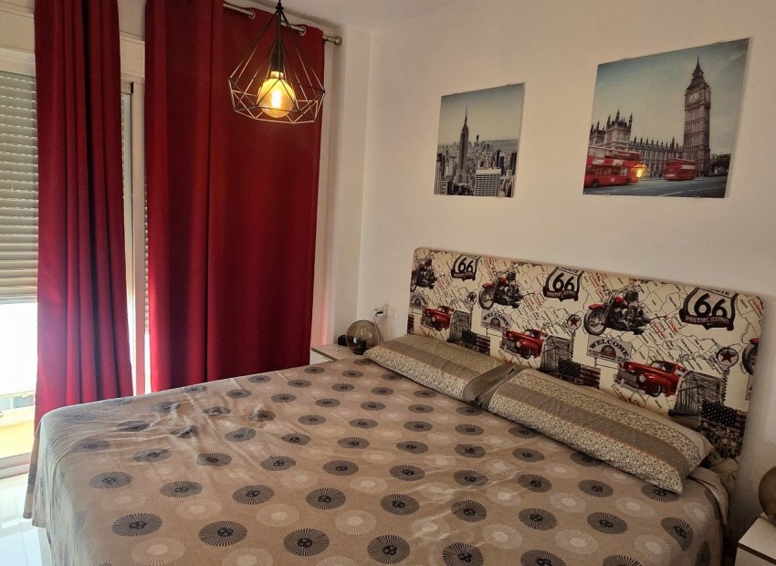 Segunda mano - Apartamento / piso -
Oliva - Oliva Pueblo