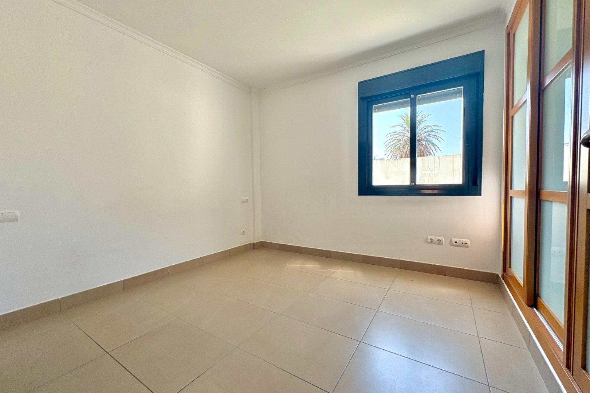 Segunda mano - Apartamento / piso -
Ondara
