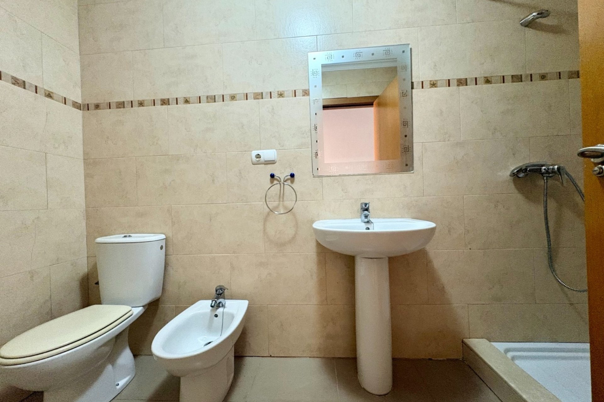 Segunda mano - Apartamento / piso -
Ondara