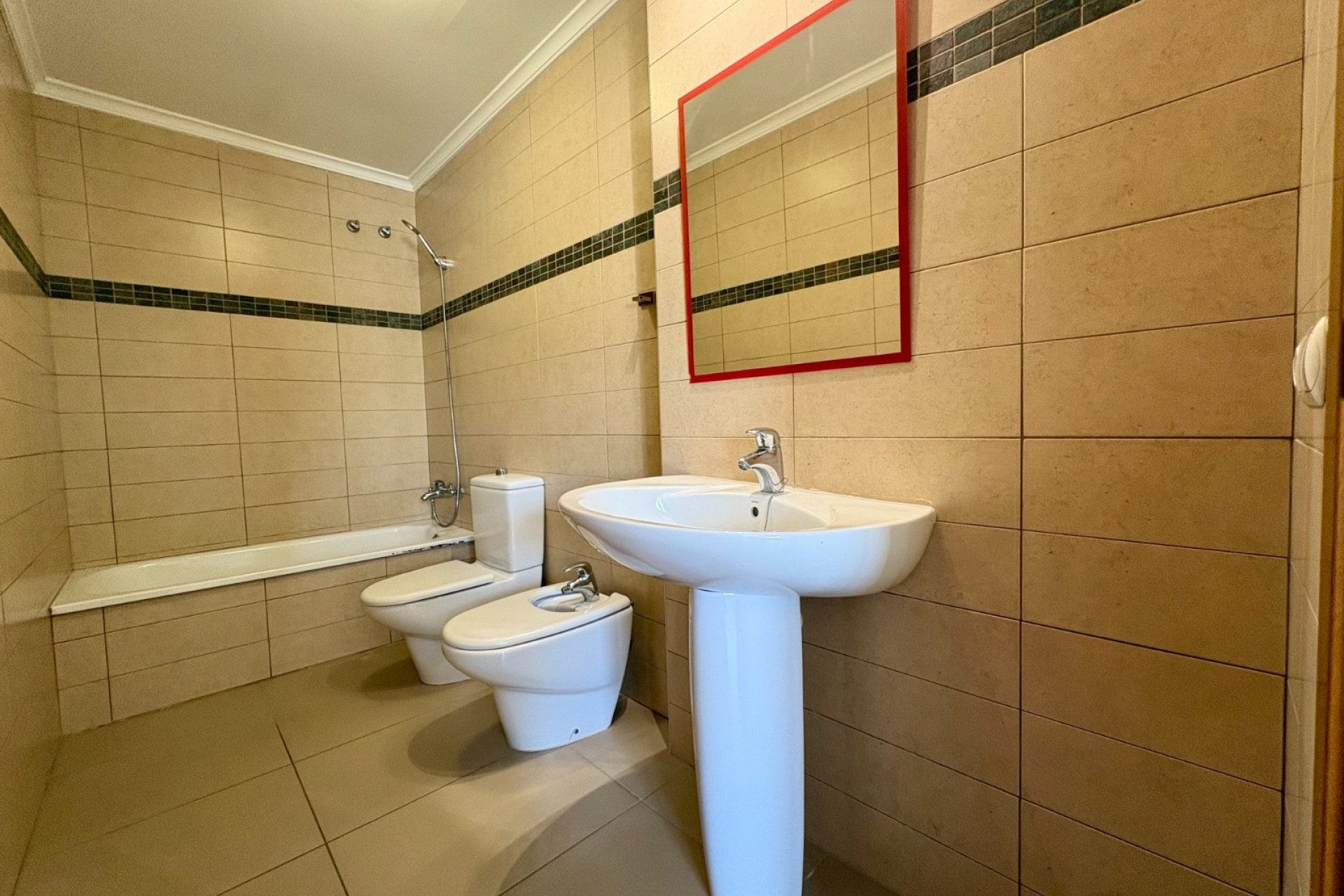 Segunda mano - Apartamento / piso -
Ondara