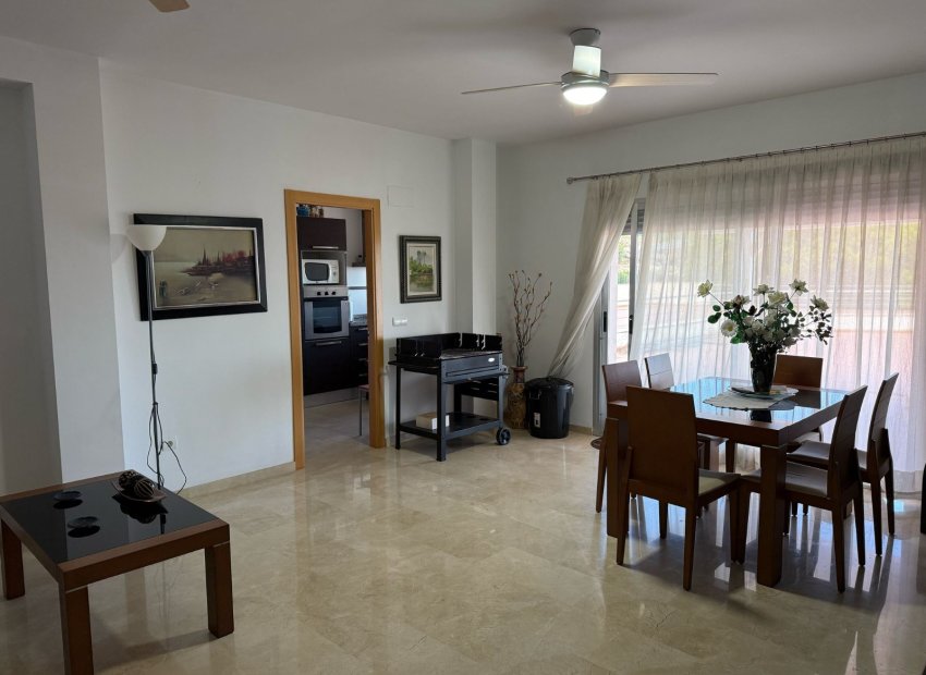 Segunda mano - Apartamento / piso -
Pego