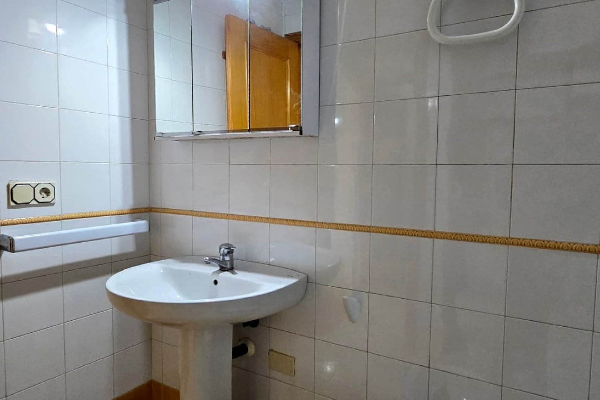 Segunda mano - Apartamento / piso -
Polop